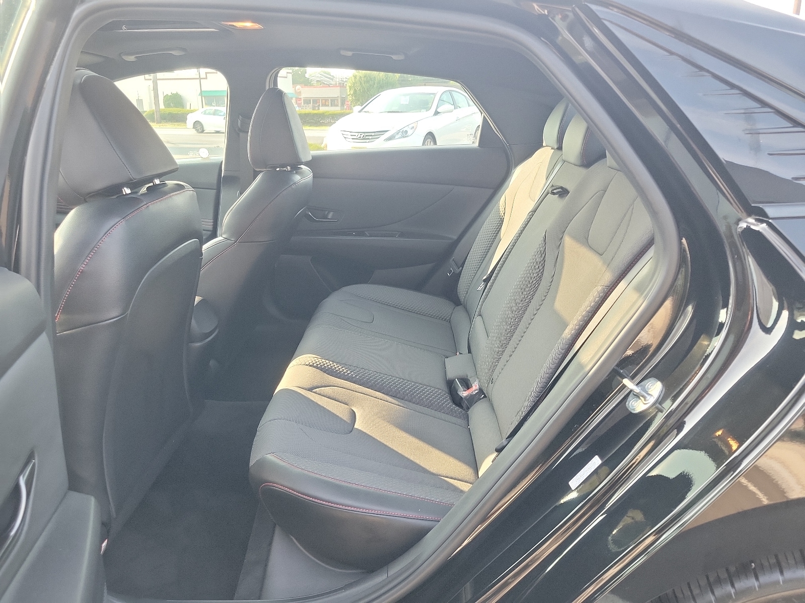 2023 Hyundai Elantra N Line - Photo 10