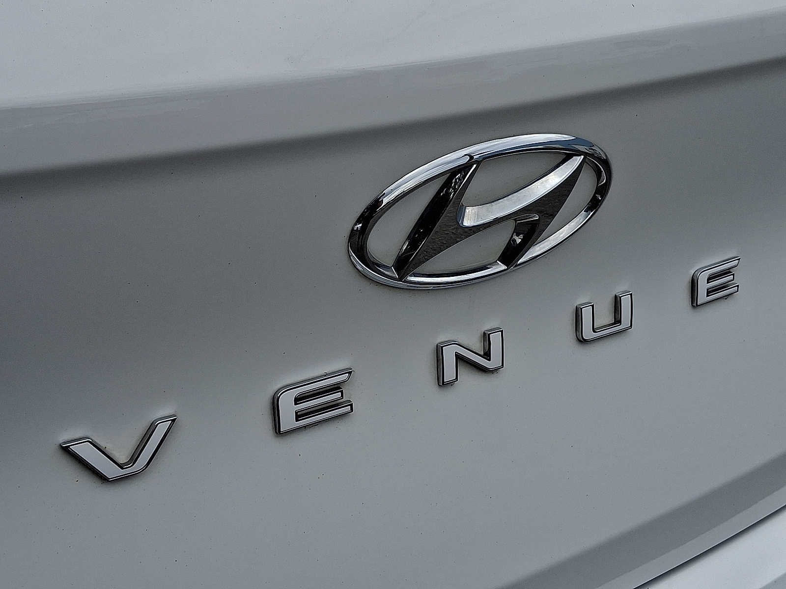2023 Hyundai Venue Limited - Photo 30