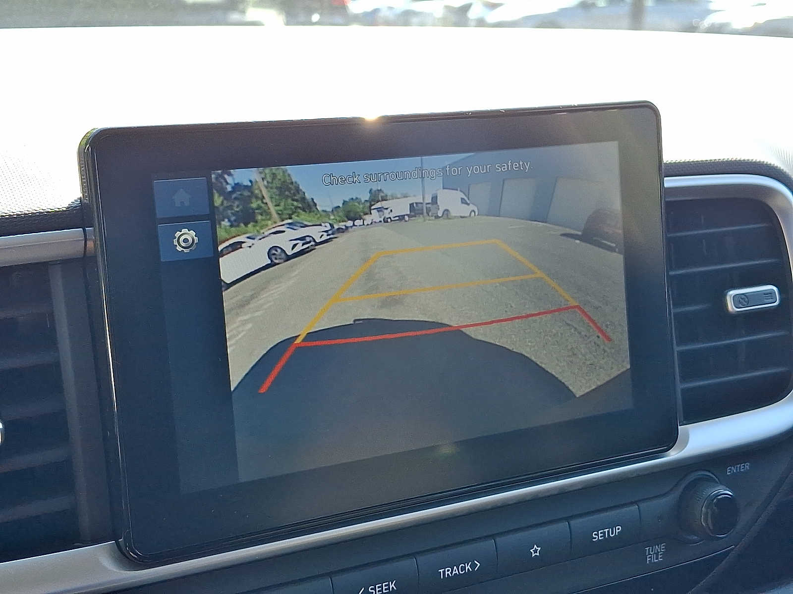 2024 Hyundai Venue SE - Photo 18