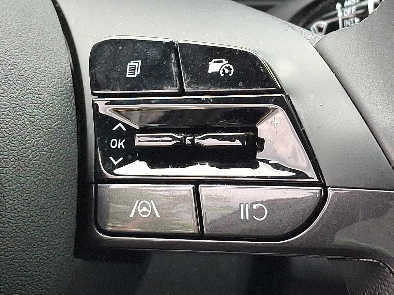 2025 Hyundai Elantra SEL - Photo 22