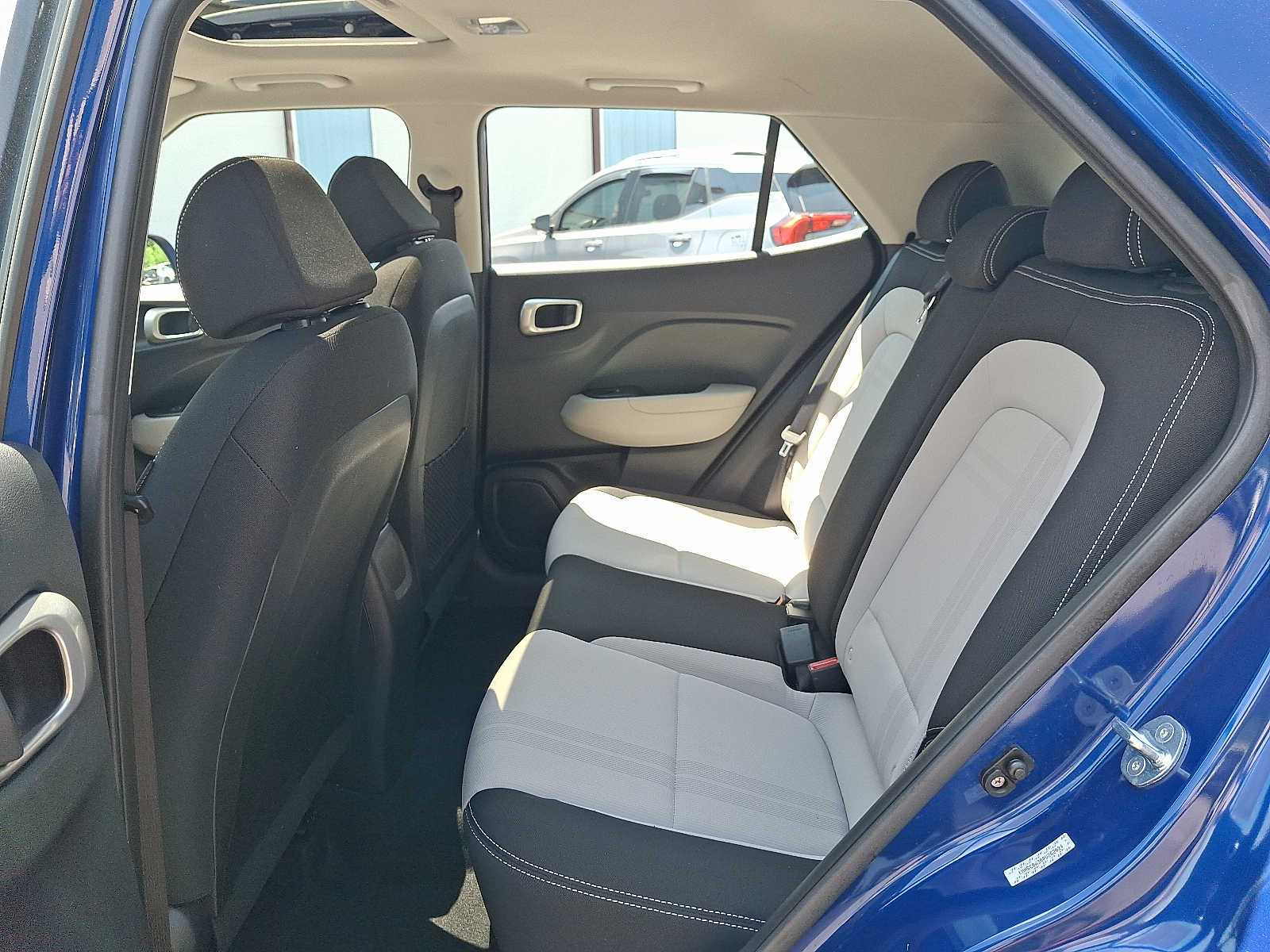 2023 Hyundai Venue SEL - Photo 11