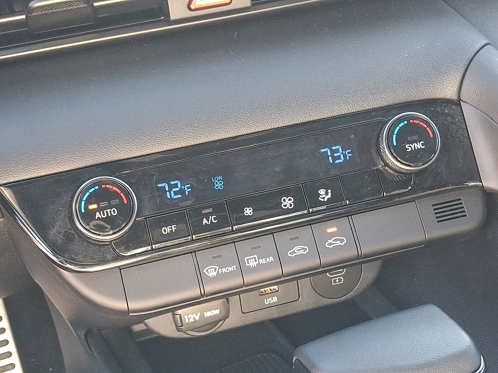 2025 Hyundai Elantra SEL - Photo 16