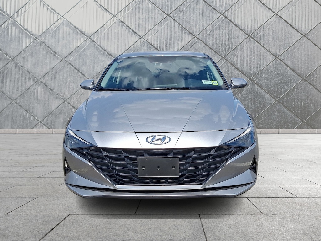 Used 2023 Hyundai Elantra SE Sedan