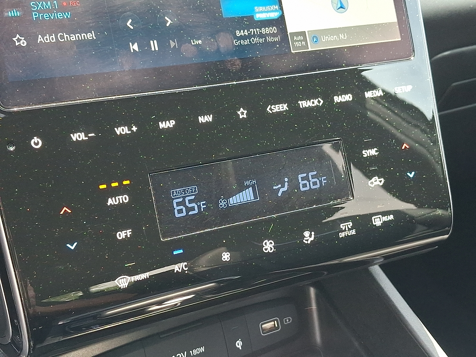 2023 Hyundai Santa Cruz Limited - Photo 17