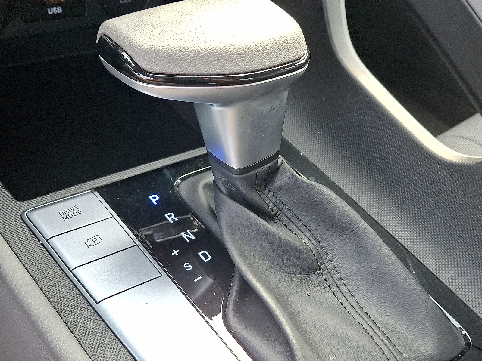 2024 Hyundai Elantra SE - Photo 15