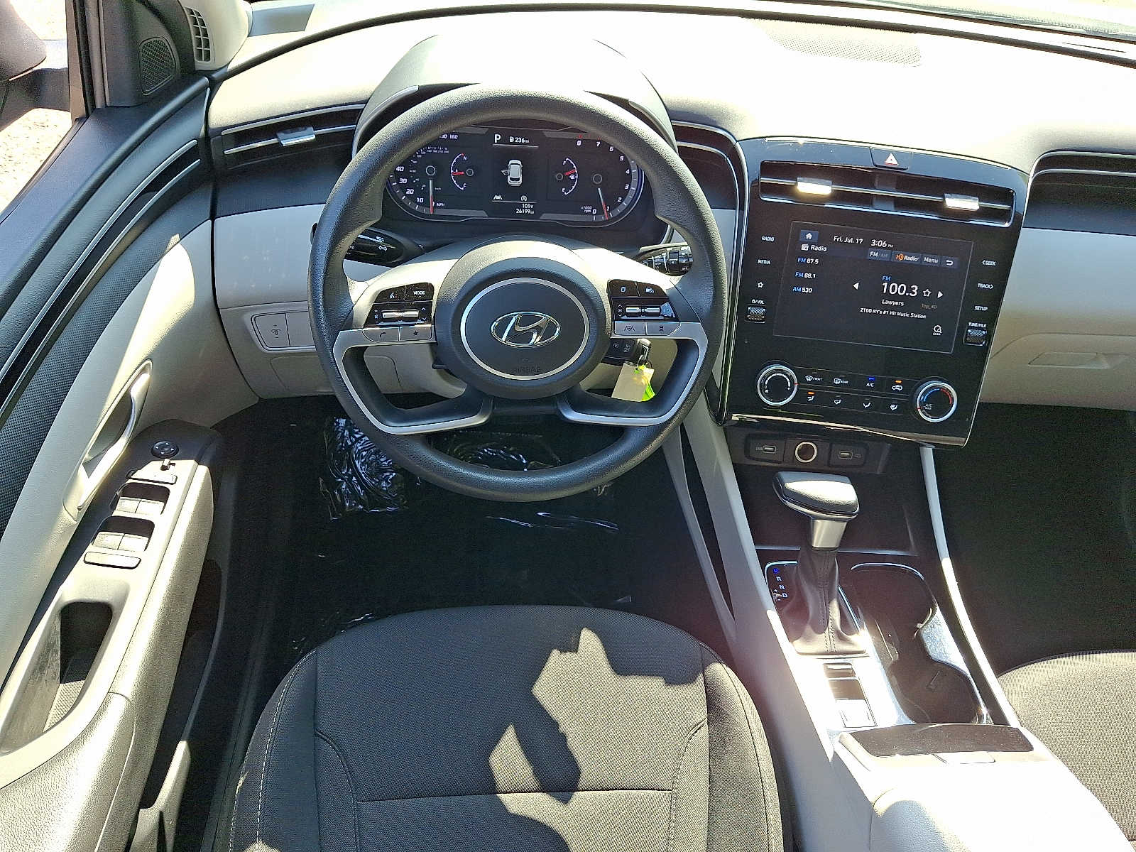 2024 Hyundai Tucson SE - Photo 12