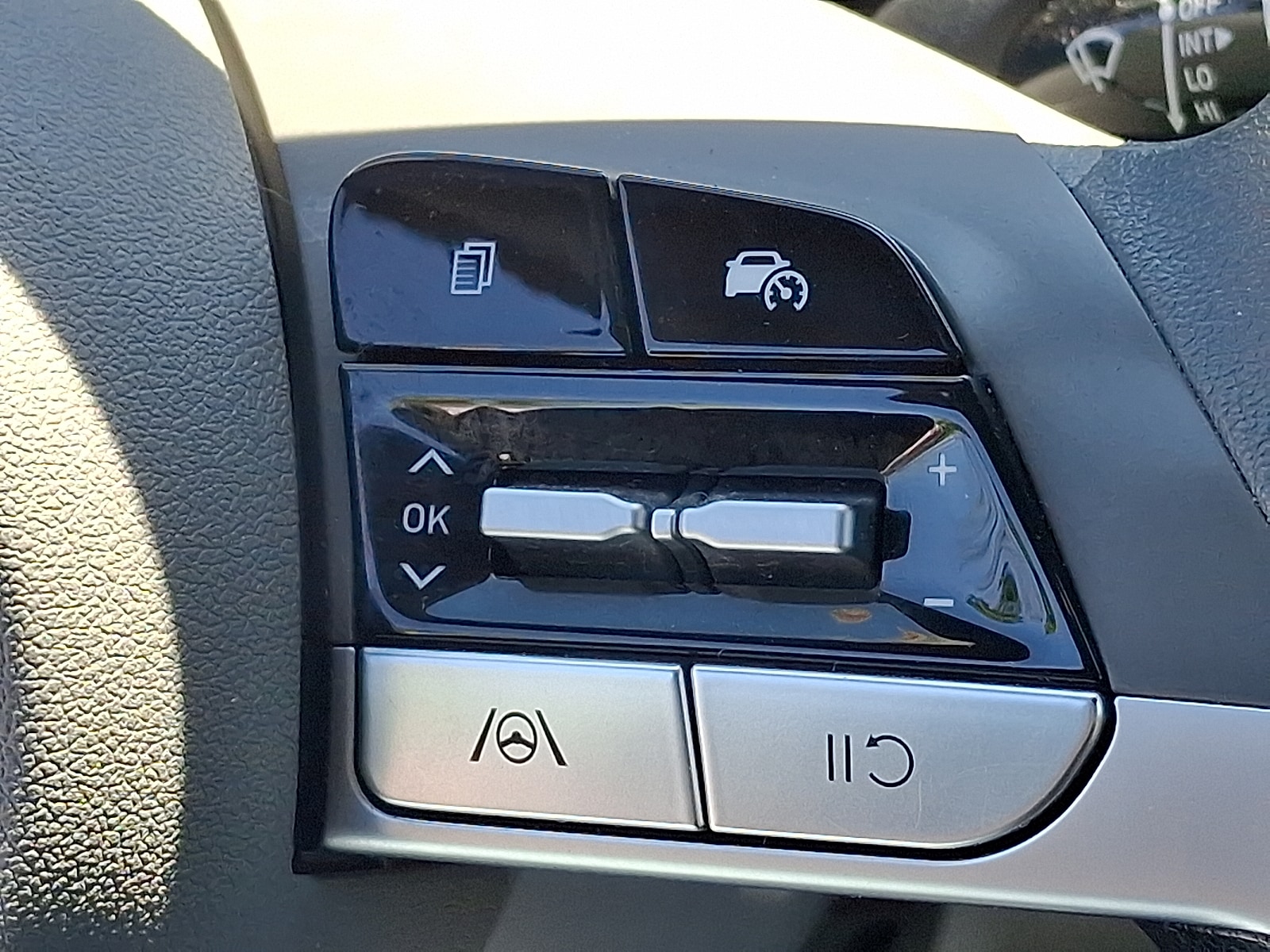 2024 Hyundai Elantra SEL - Photo 23