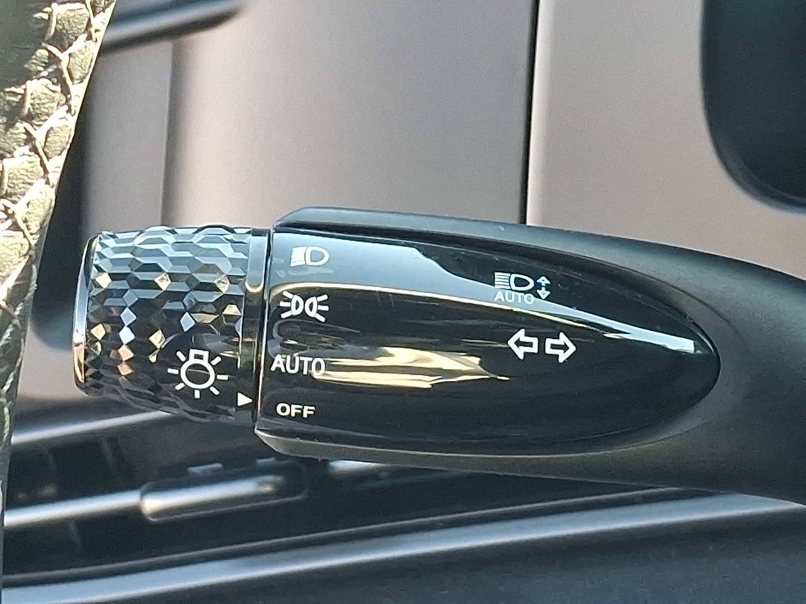 2025 Hyundai Elantra SEL - Photo 23