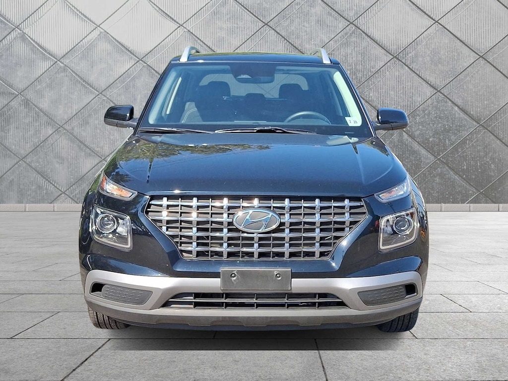 Used 2023 Hyundai Venue SEL SUV