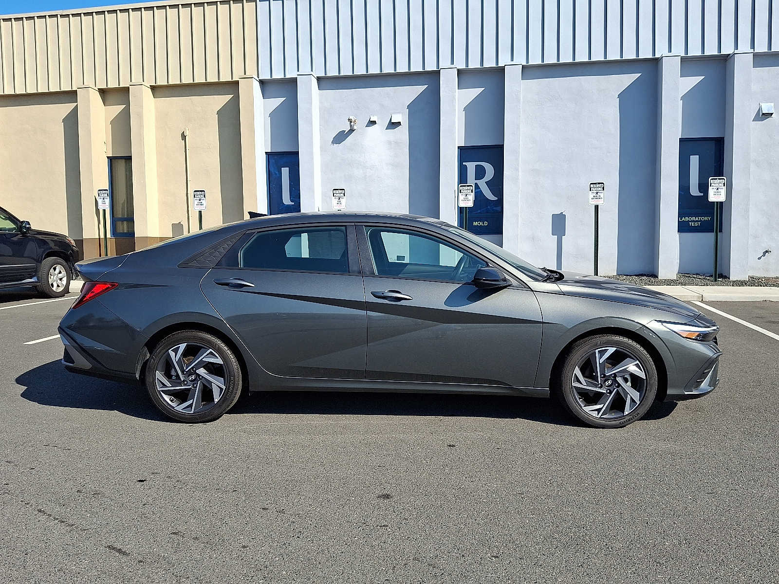 2025 Hyundai Elantra SEL - Photo 8