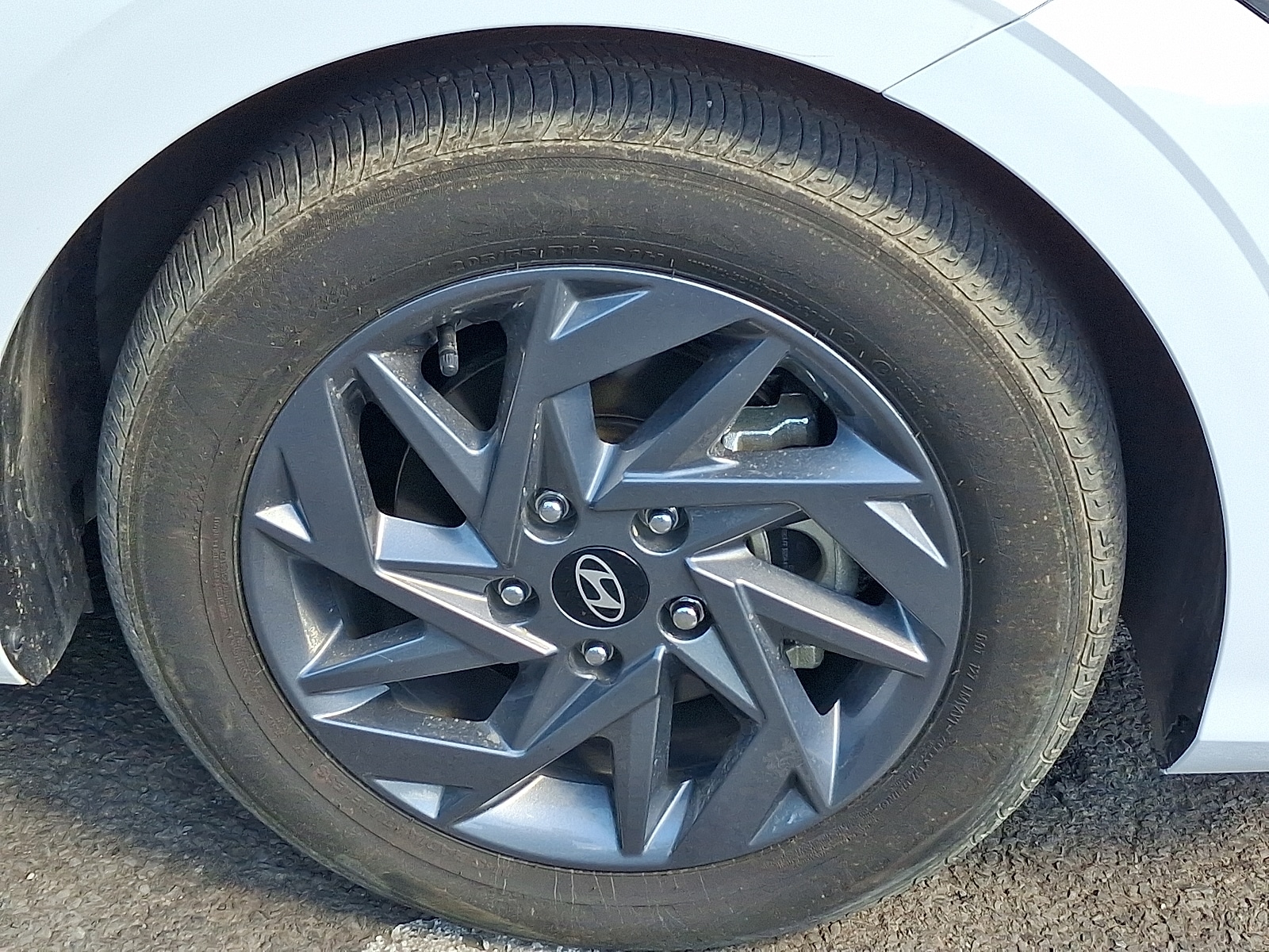 2024 Hyundai Elantra SEL - Photo 9