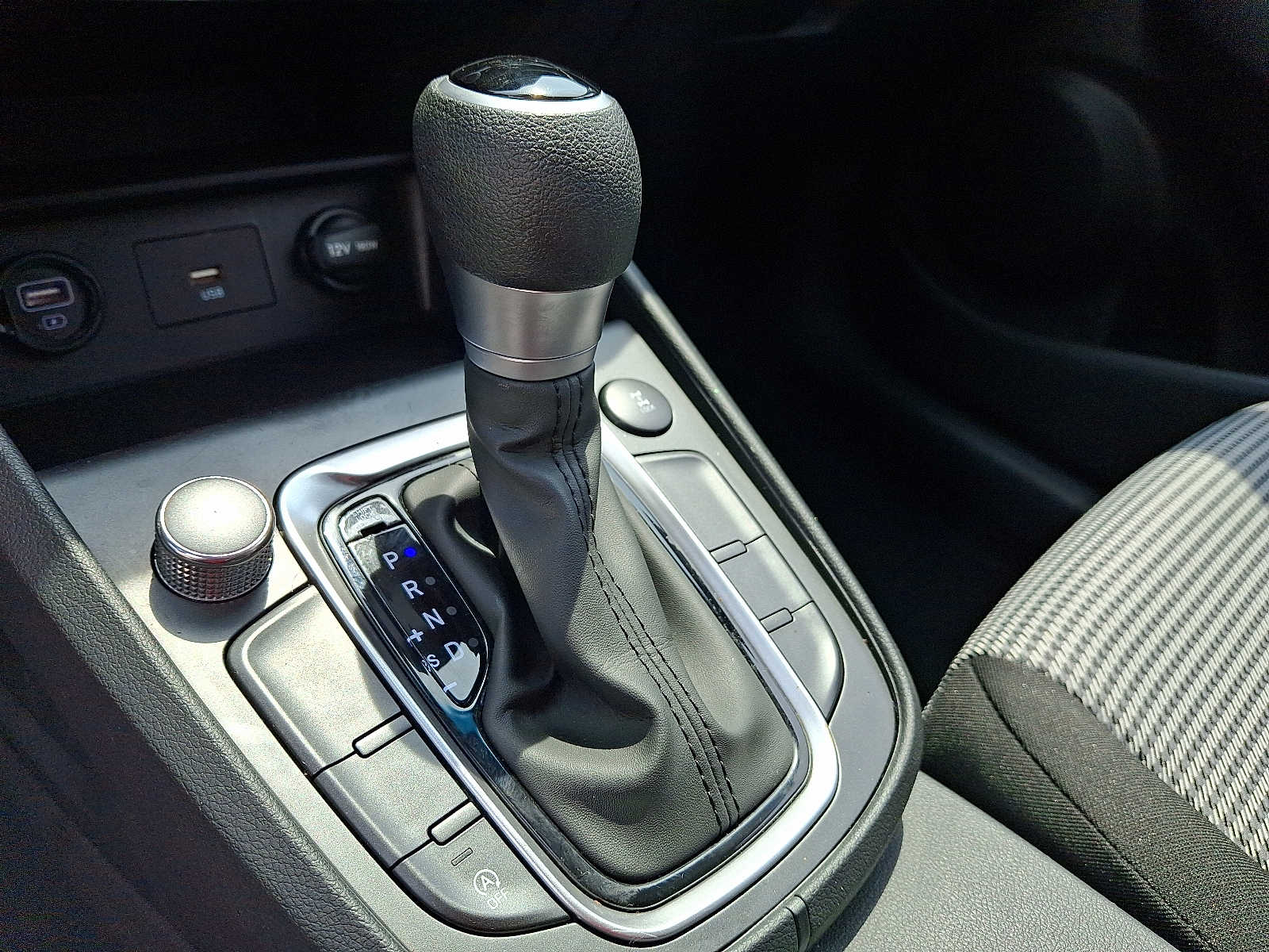 2023 Hyundai Kona SE - Photo 15