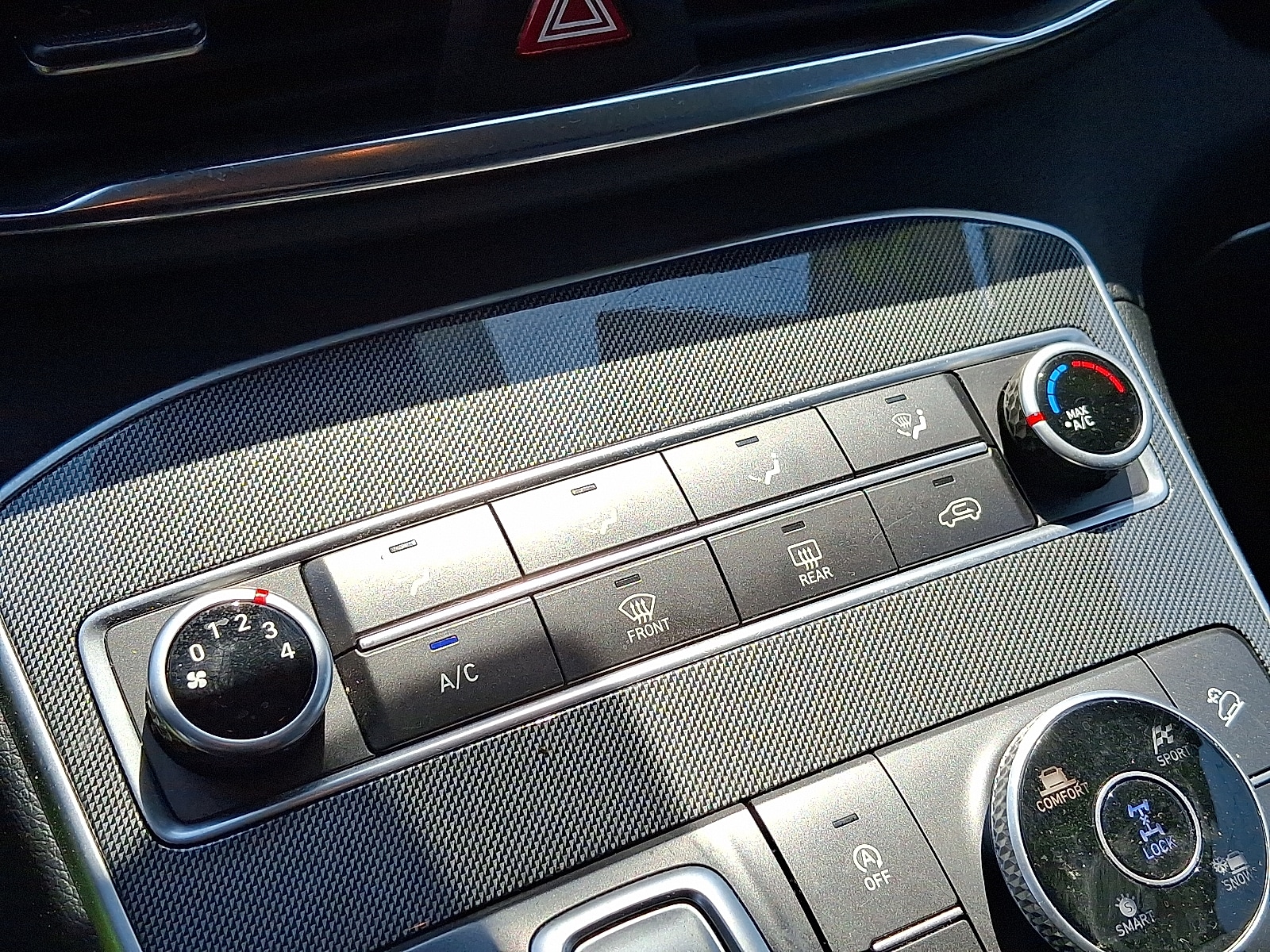 2023 Hyundai Santa Fe SE - Photo 16