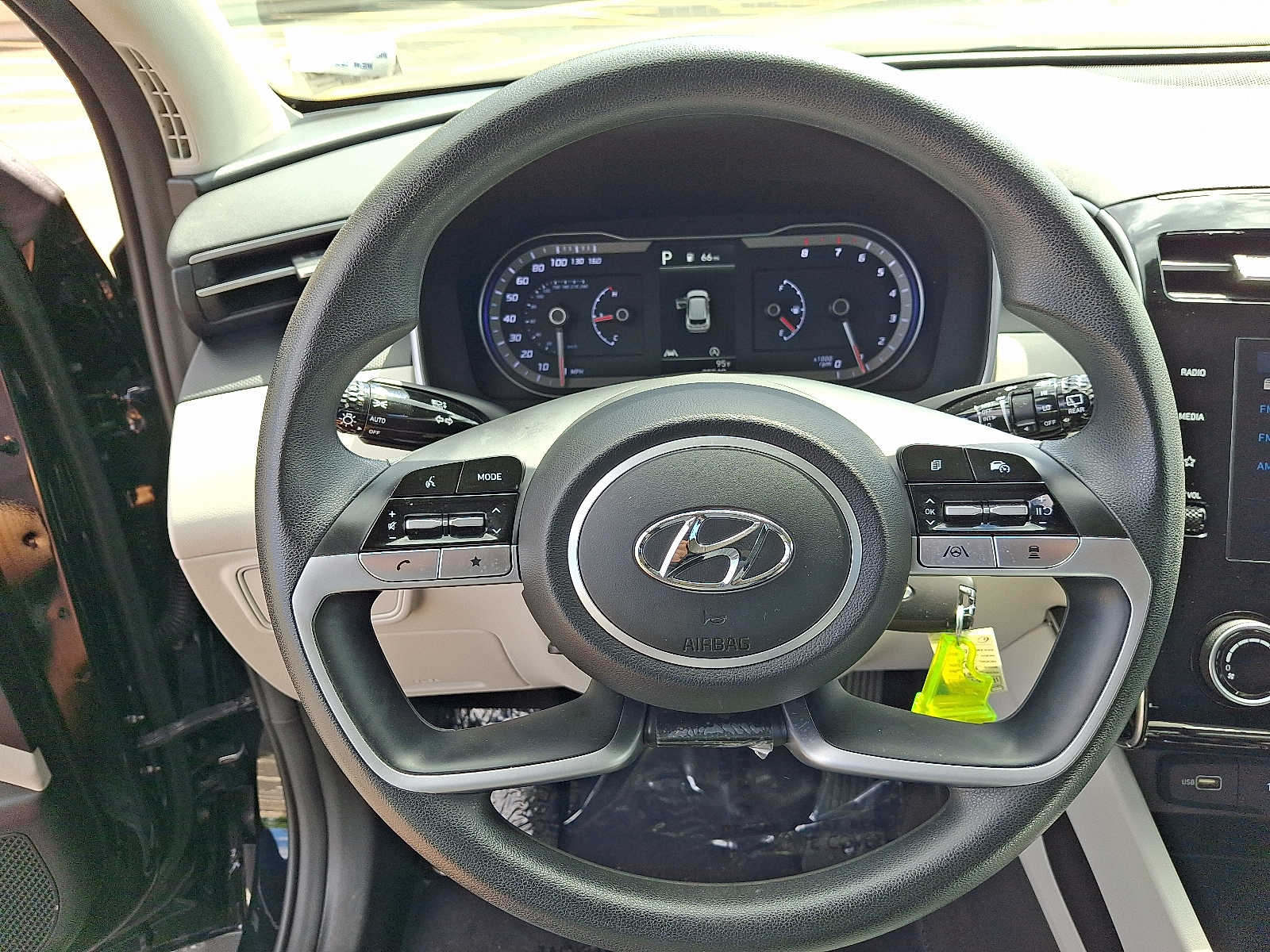 2024 Hyundai Tucson SE - Photo 19