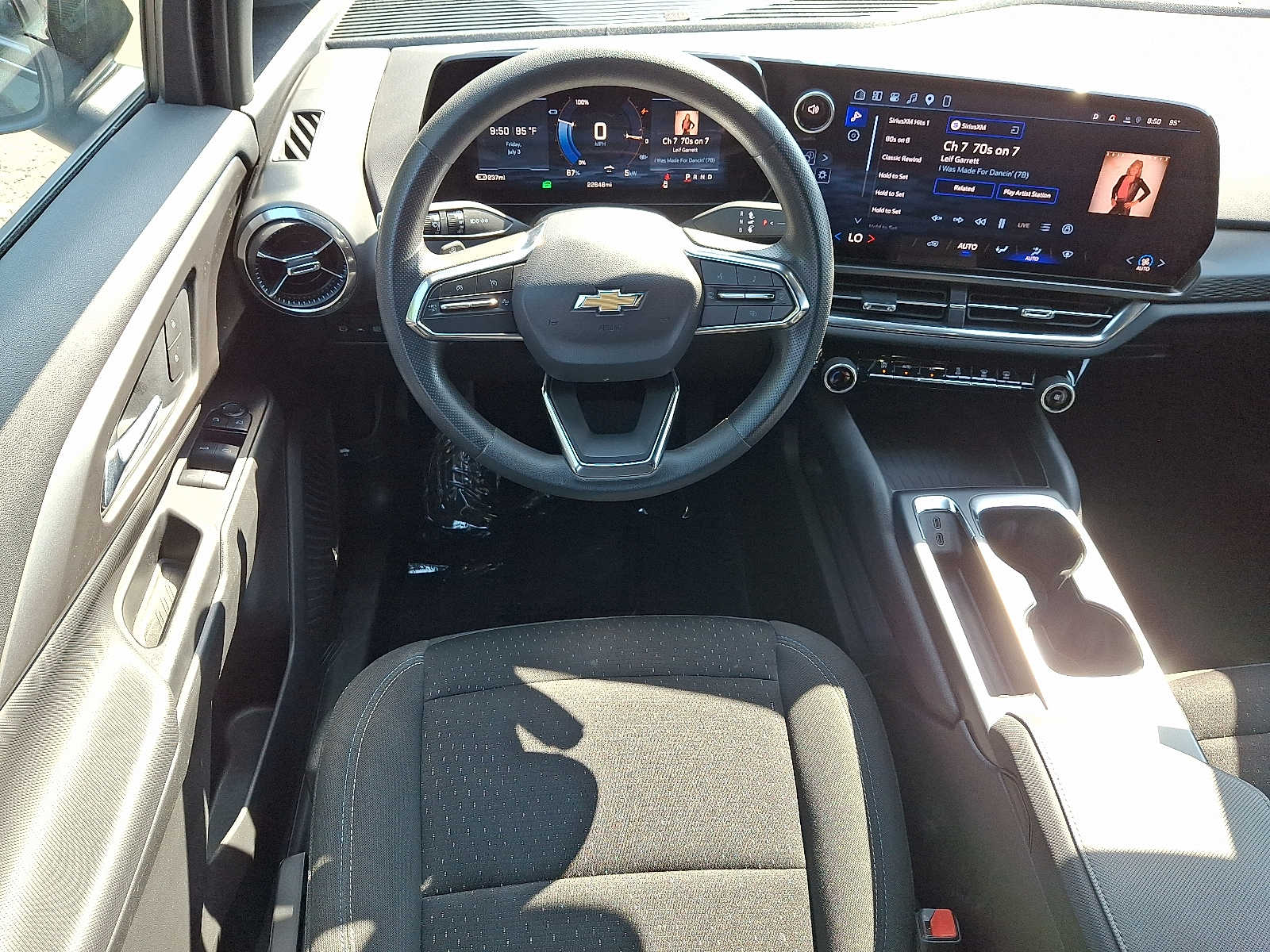 2025 Chevrolet Equinox EV 11
