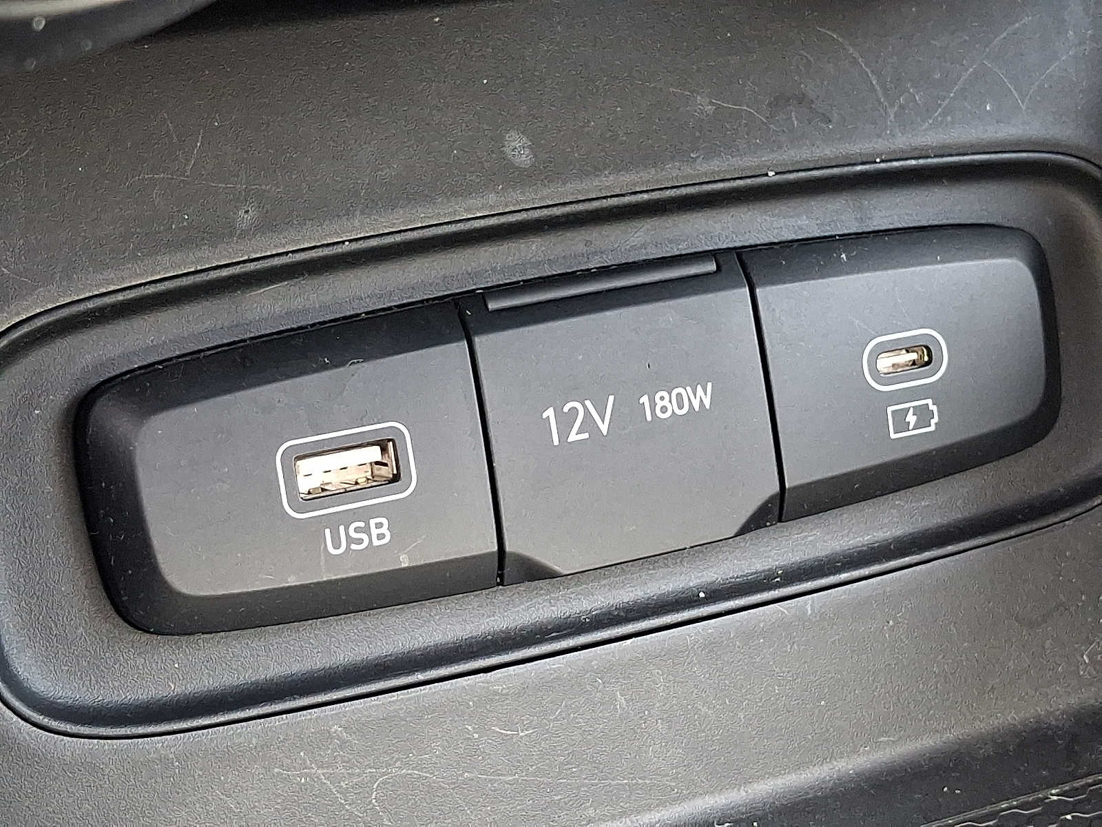 2023 Hyundai Venue SEL - Photo 25