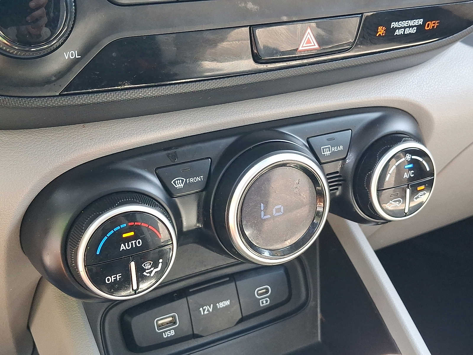 2023 Hyundai Venue SEL - Photo 17