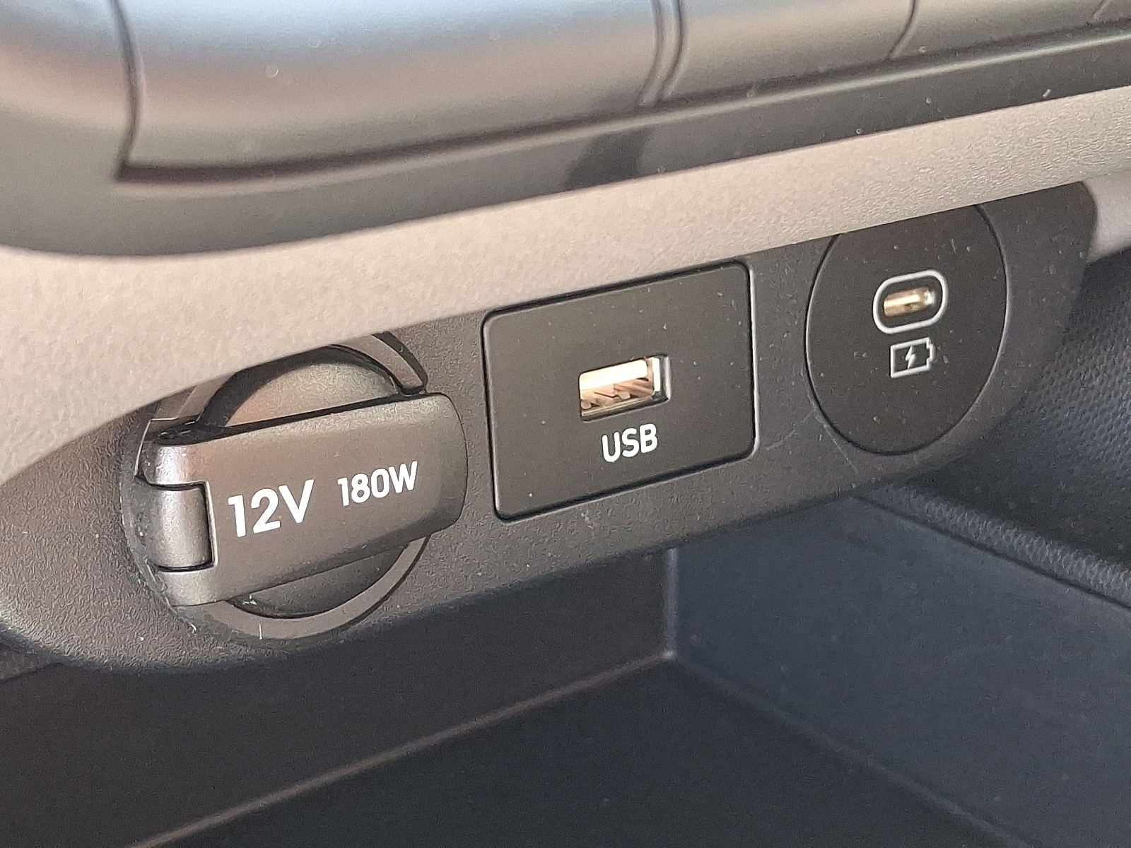 2024 Hyundai Elantra SEL - Photo 25
