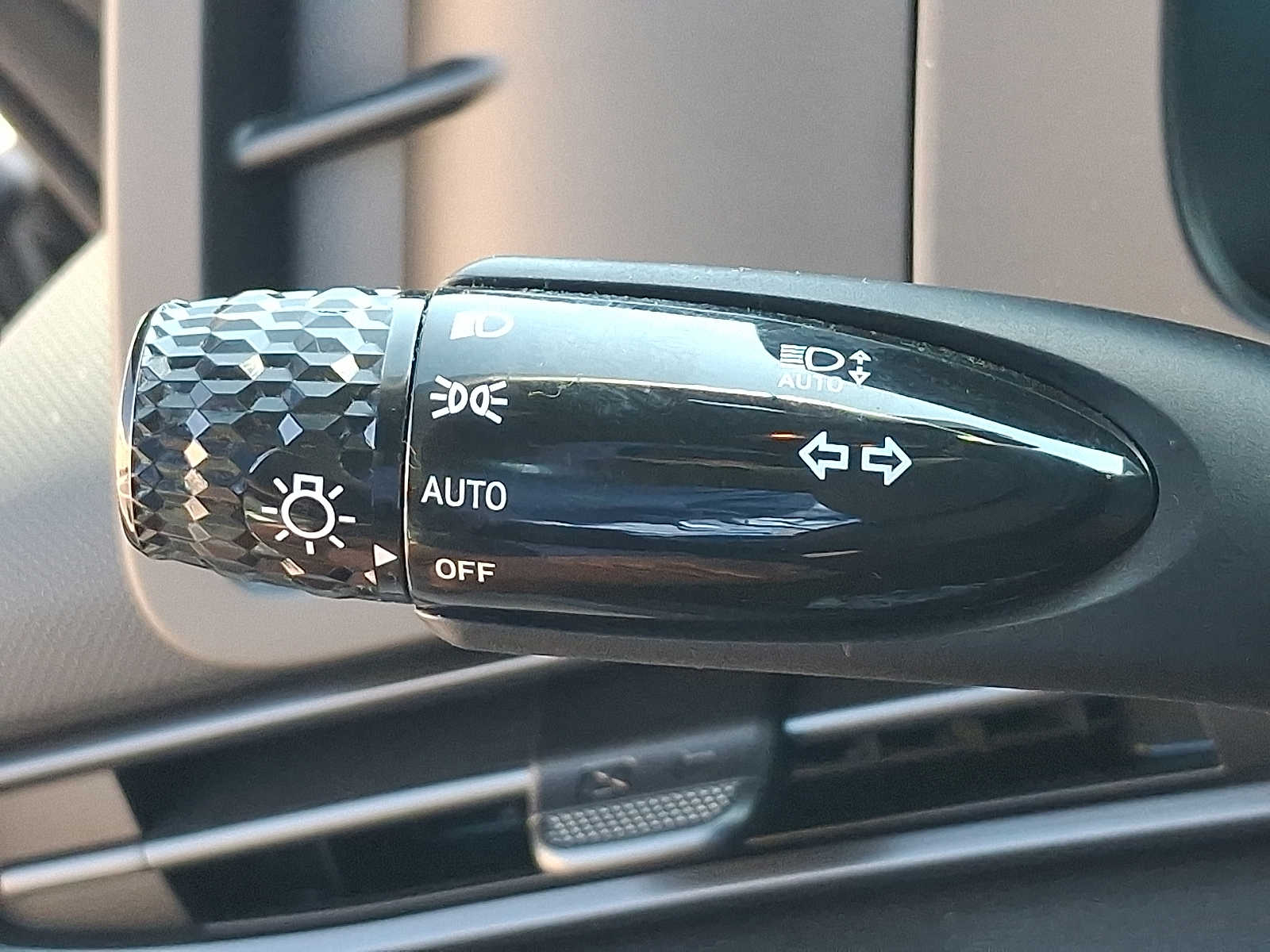 2025 Hyundai Elantra SEL - Photo 26