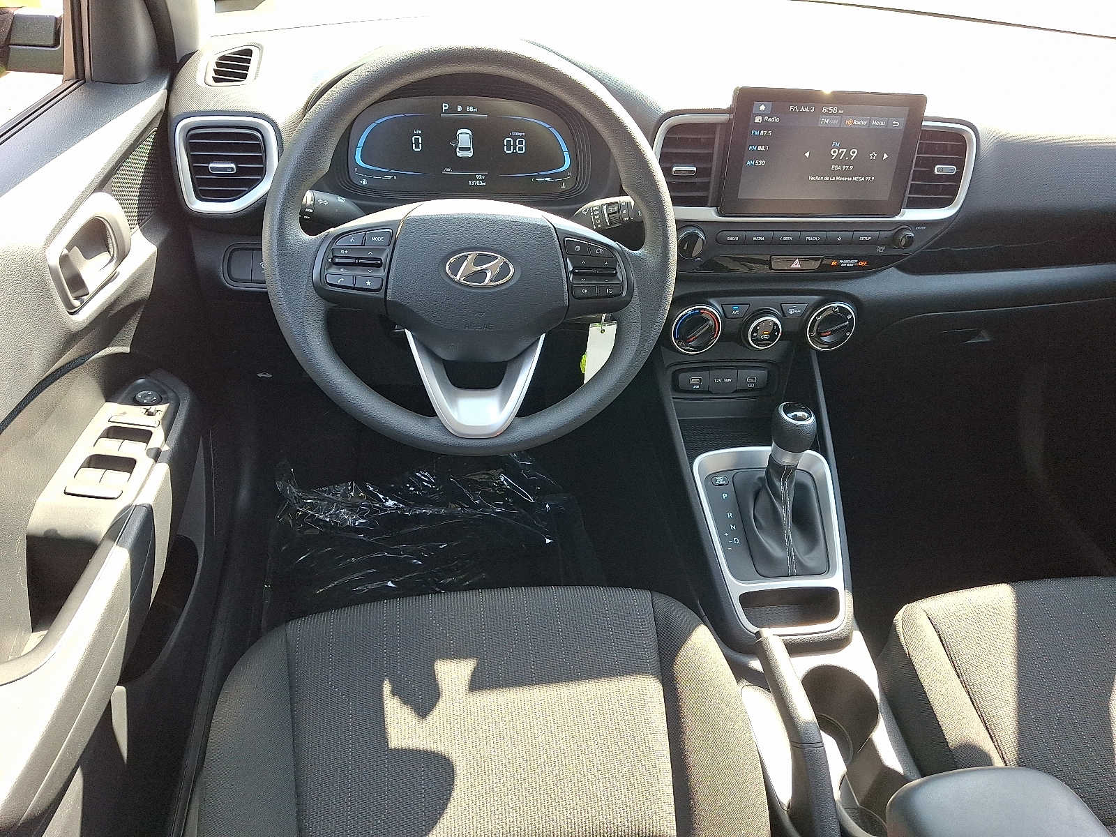 2024 Hyundai Venue SE - Photo 12