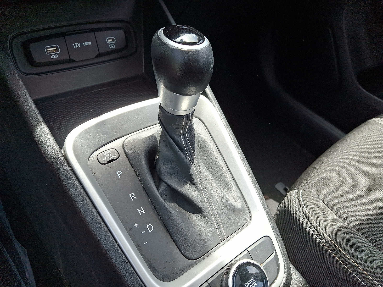 2023 Hyundai Venue SEL - Photo 16