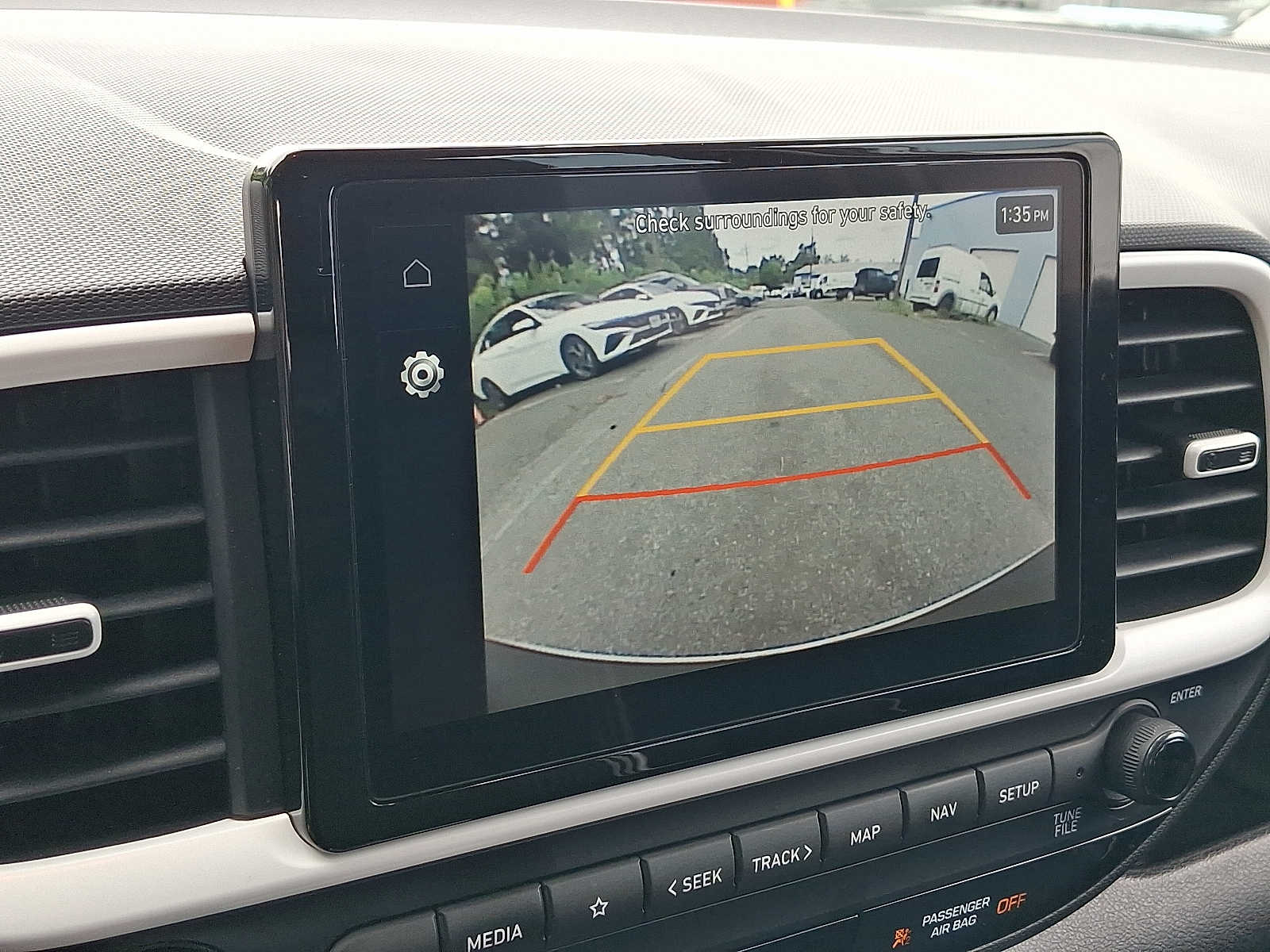 2023 Hyundai Venue Limited - Photo 18