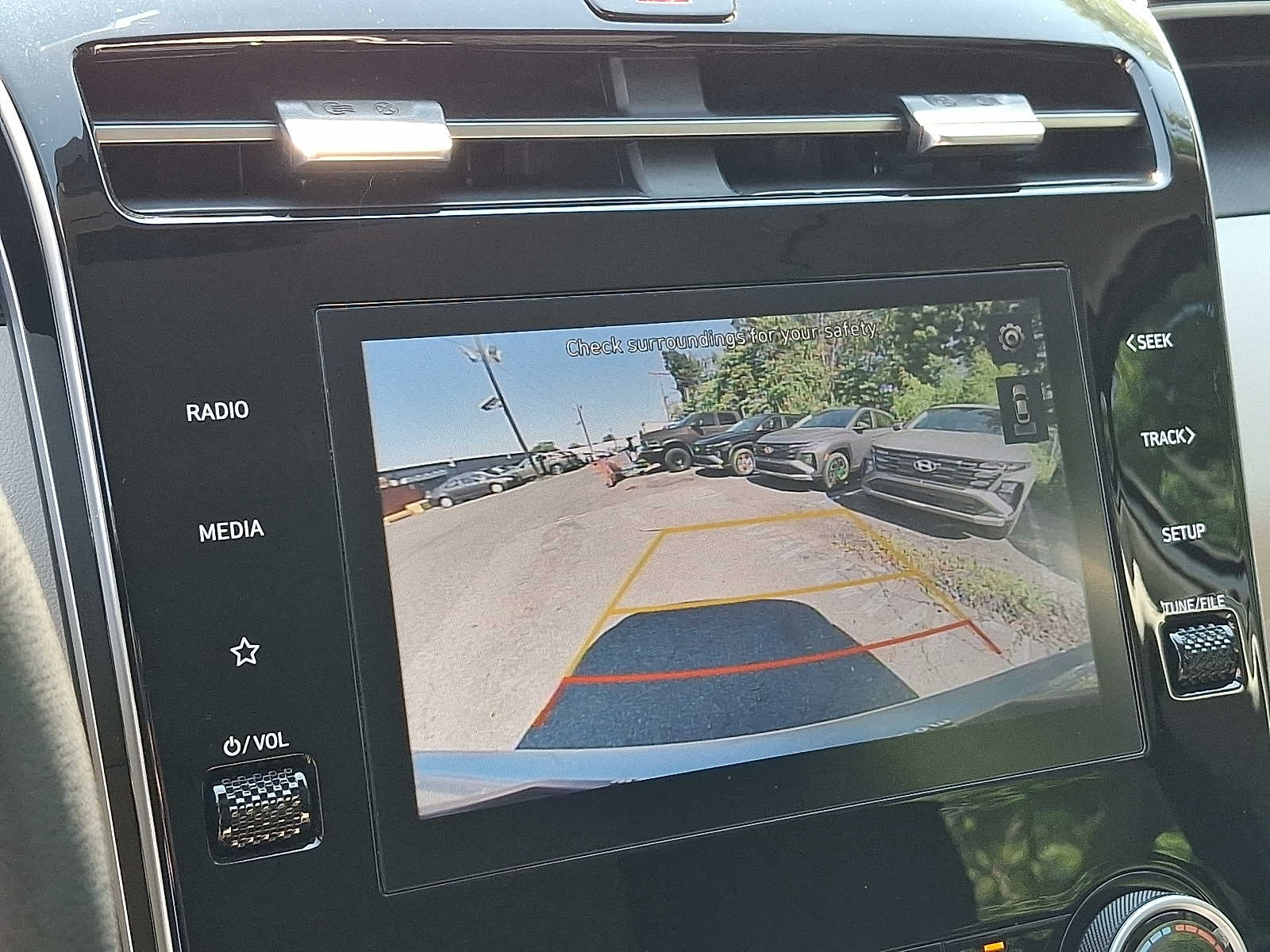 2024 Hyundai Tucson SE - Photo 18