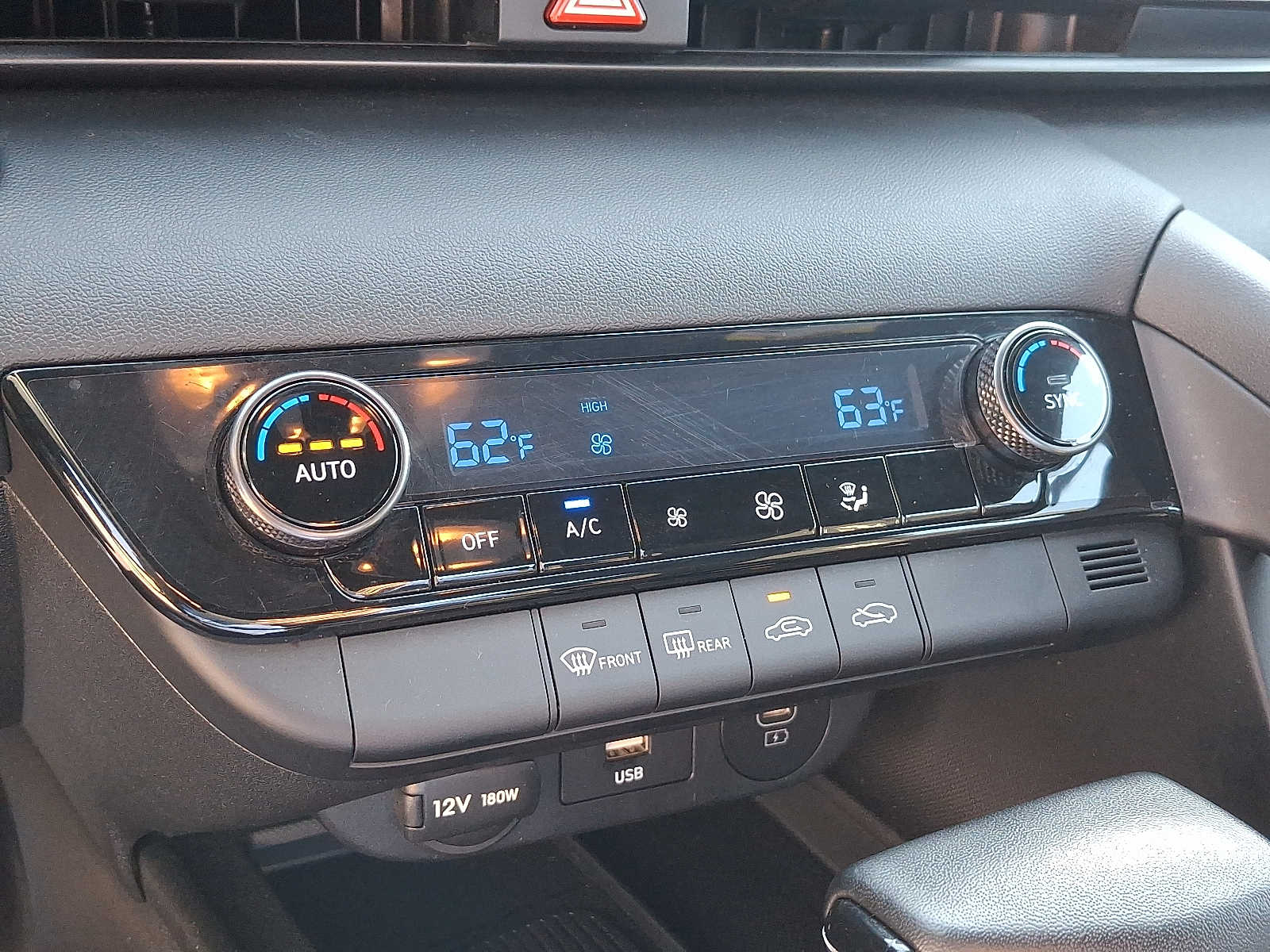2025 Hyundai Elantra SEL - Photo 16
