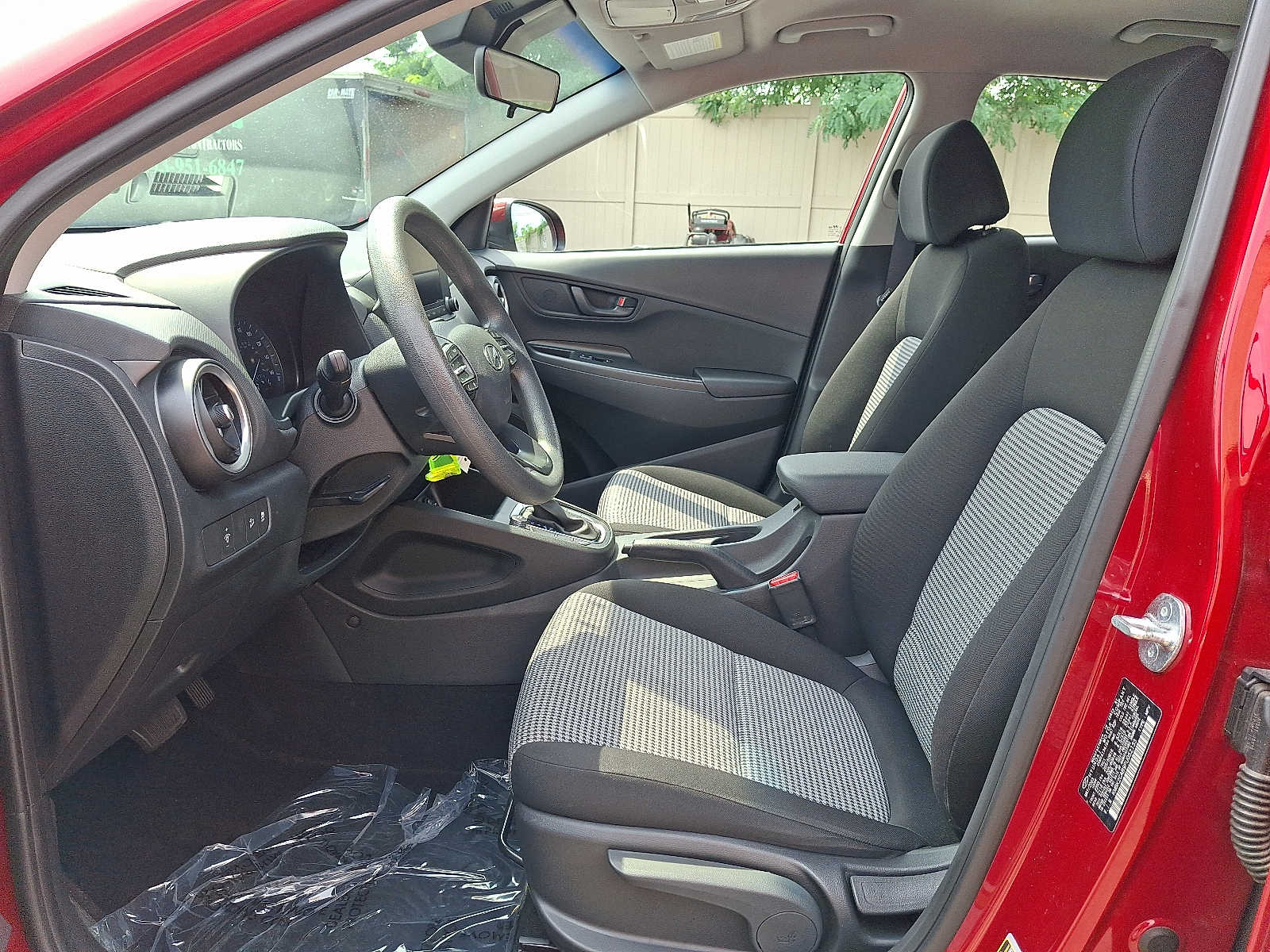 2023 Hyundai Kona SE - Photo 14