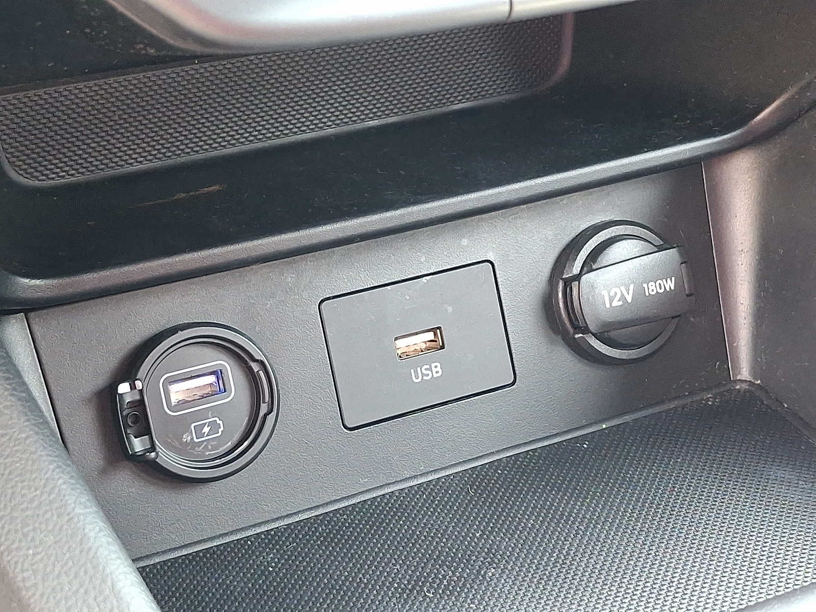 2023 Hyundai Kona SE - Photo 24