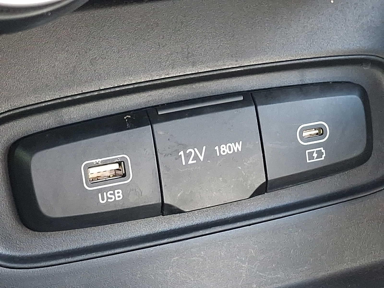 2023 Hyundai Venue SEL - Photo 24