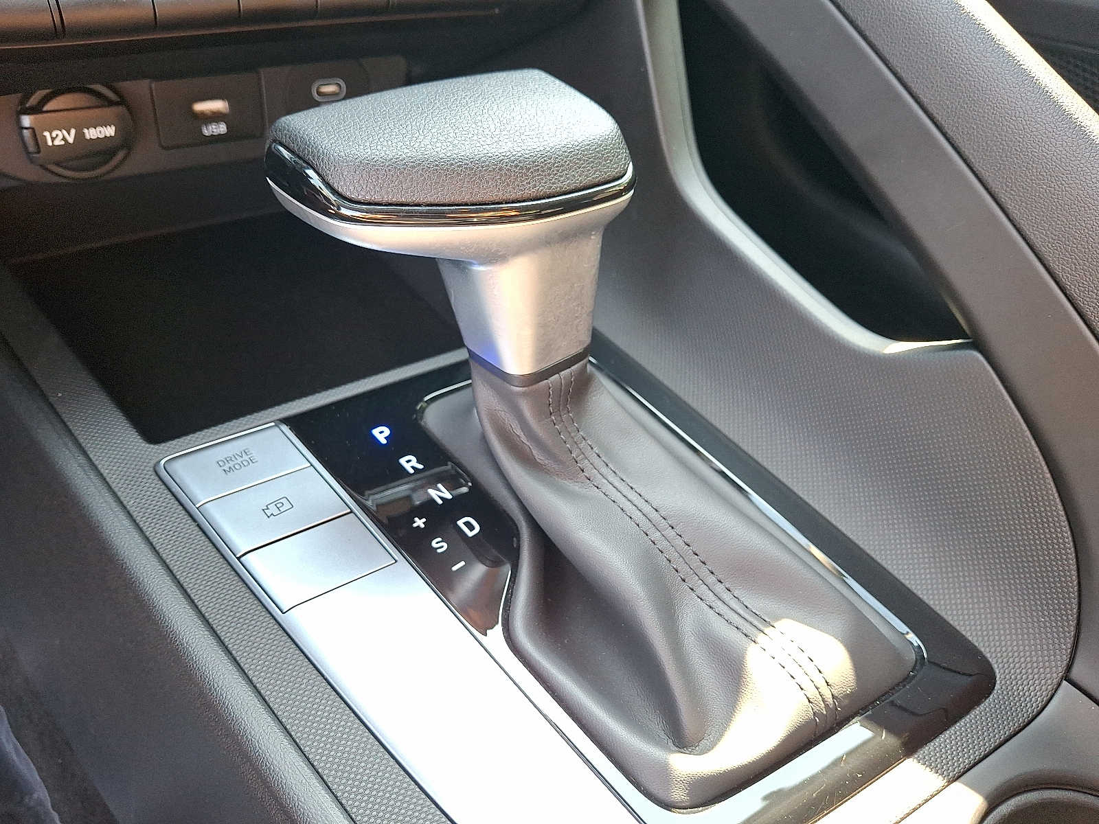 2024 Hyundai Elantra SEL - Photo 15