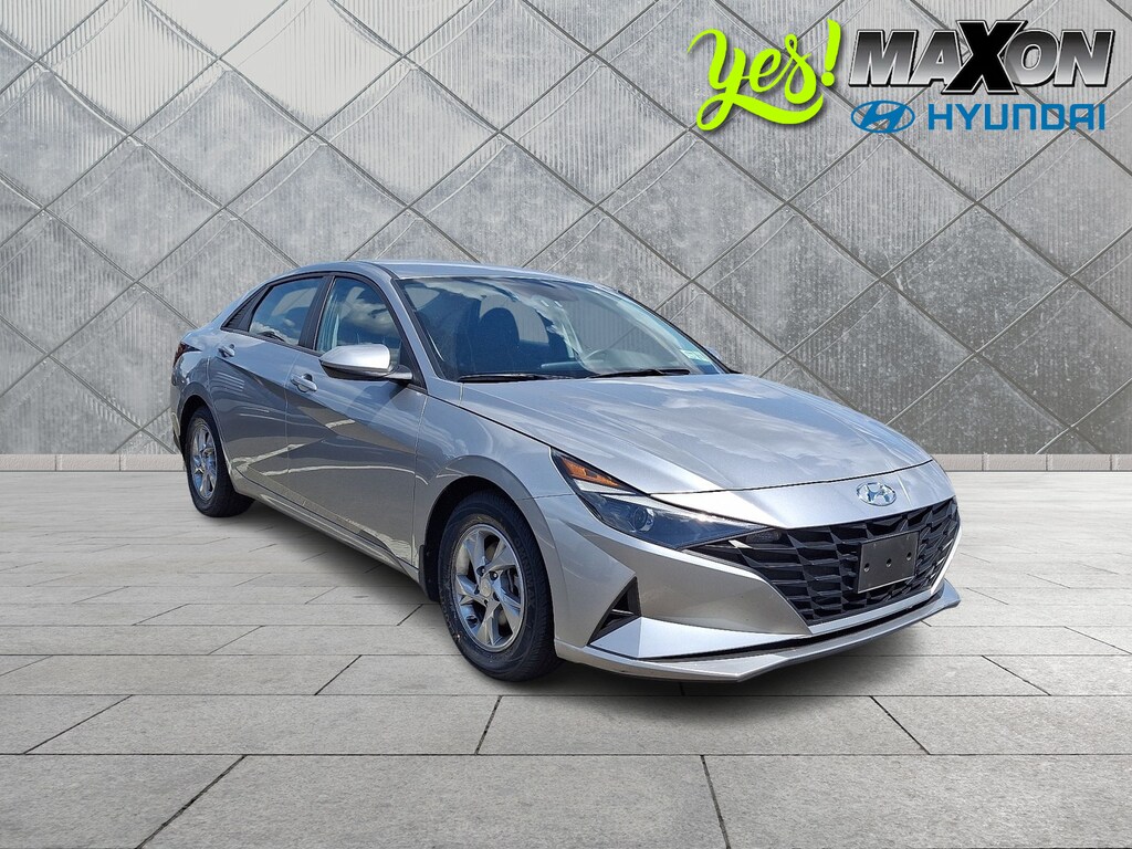 Used 2023 Hyundai Elantra SE Sedan