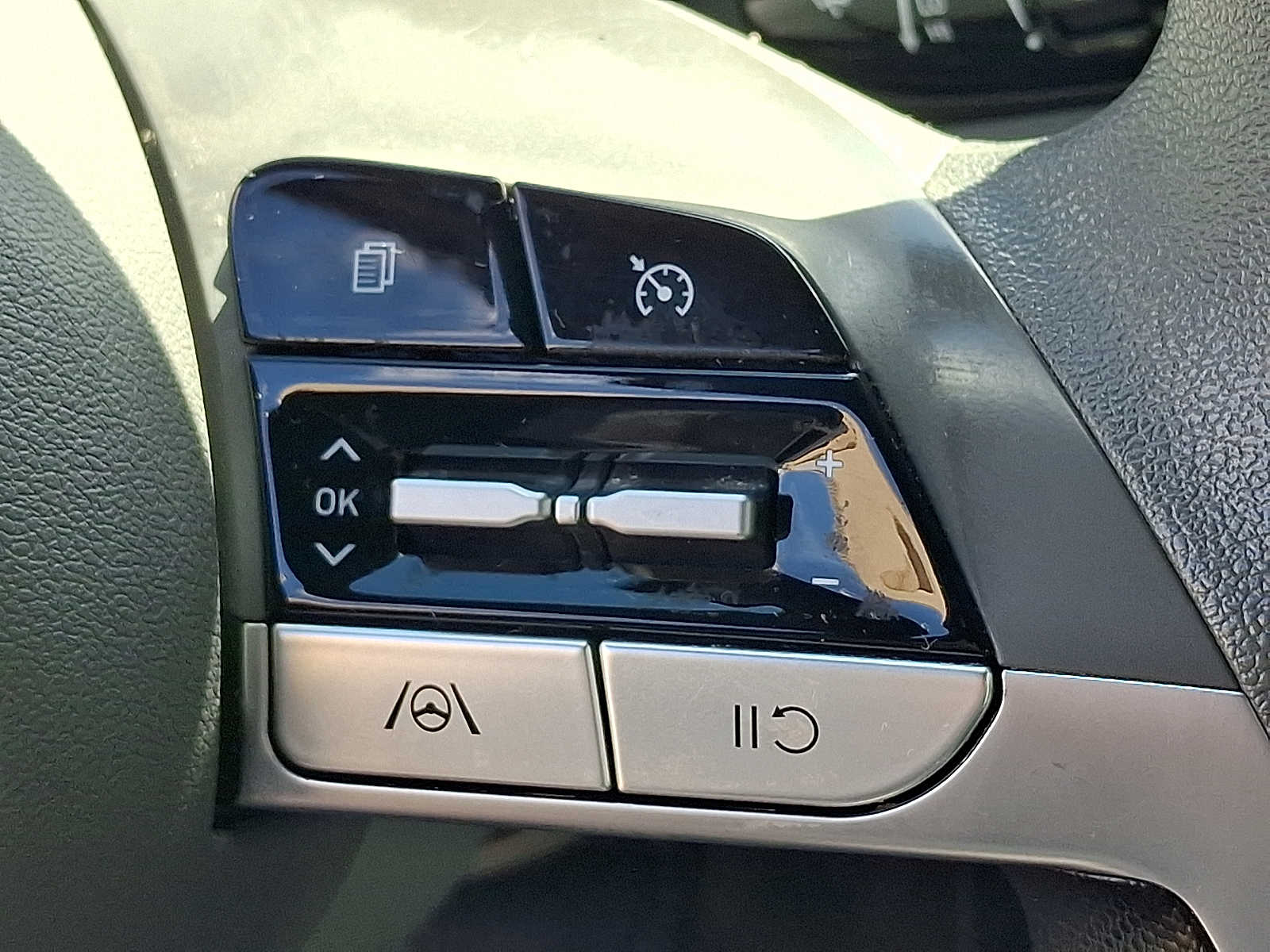 2023 Hyundai Elantra Blue - Photo 22