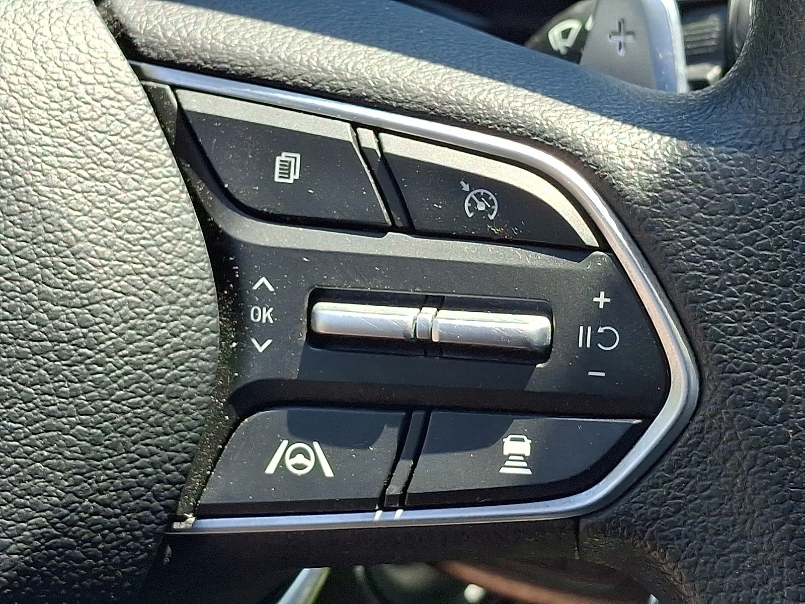 2023 Hyundai Santa Fe SE - Photo 22