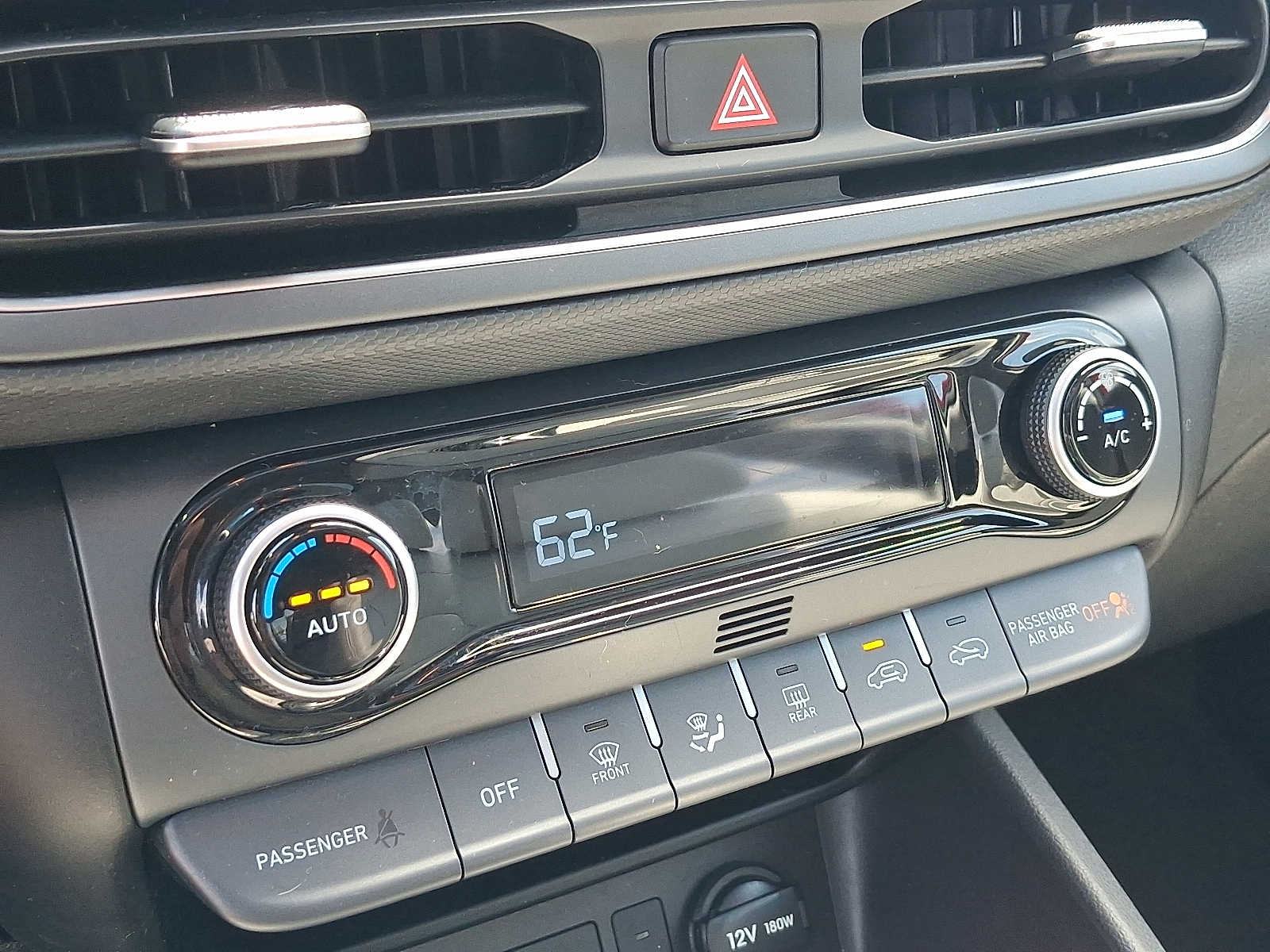 2023 Hyundai Kona Limited - Photo 17
