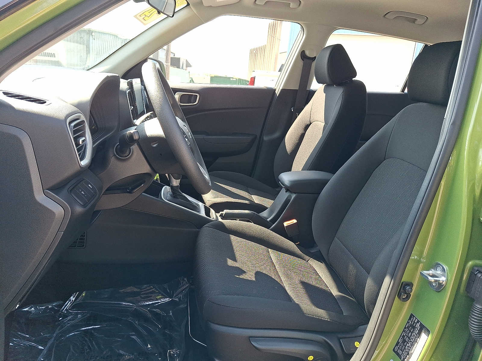 2024 Hyundai Venue SE - Photo 14