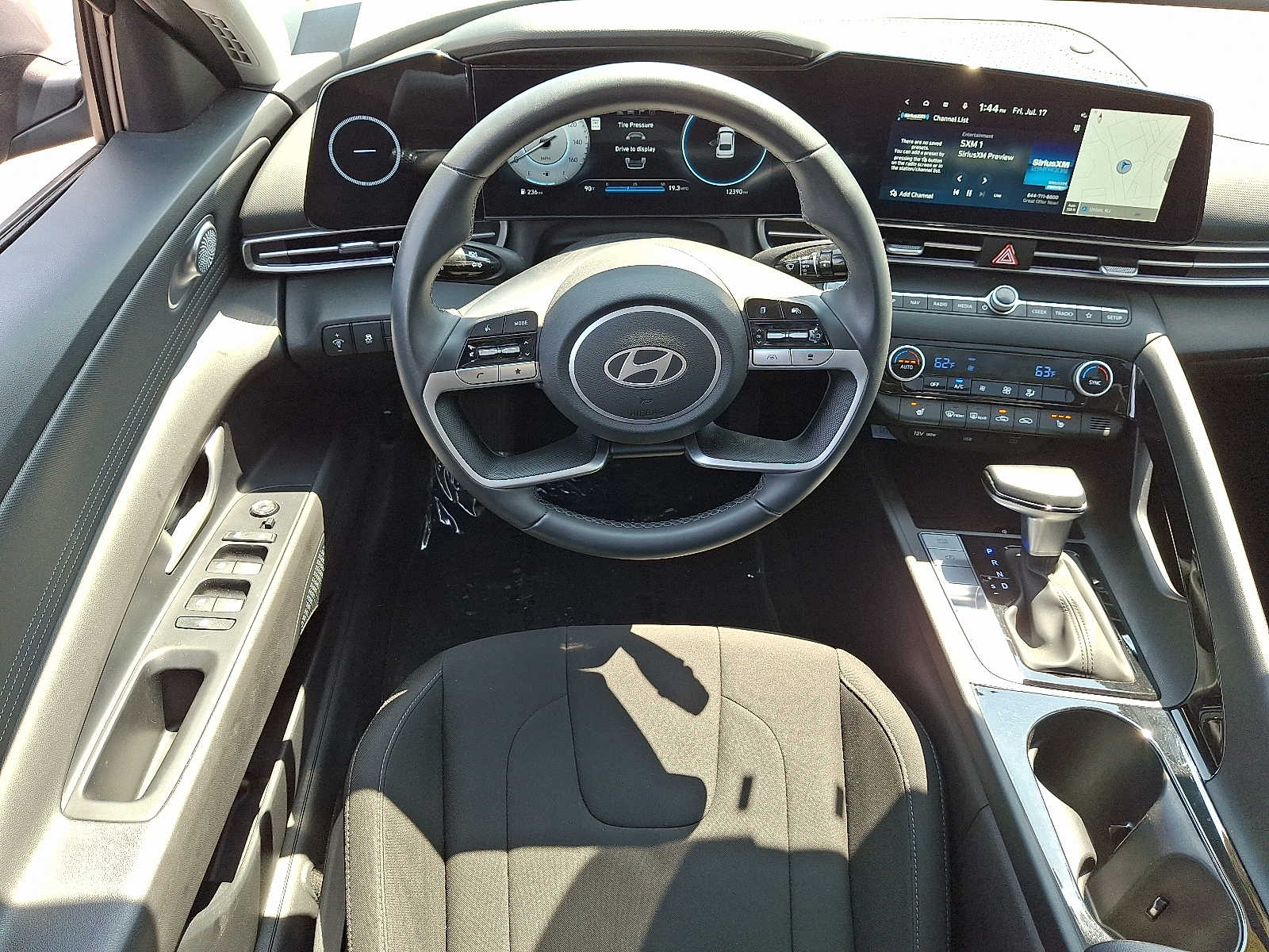 2024 Hyundai Elantra SEL - Photo 12