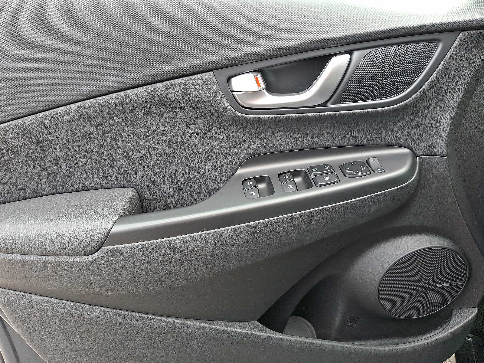 2023 Hyundai Kona Limited - Photo 13