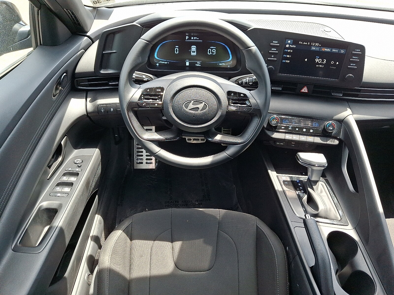 2025 Hyundai Elantra SEL - Photo 12