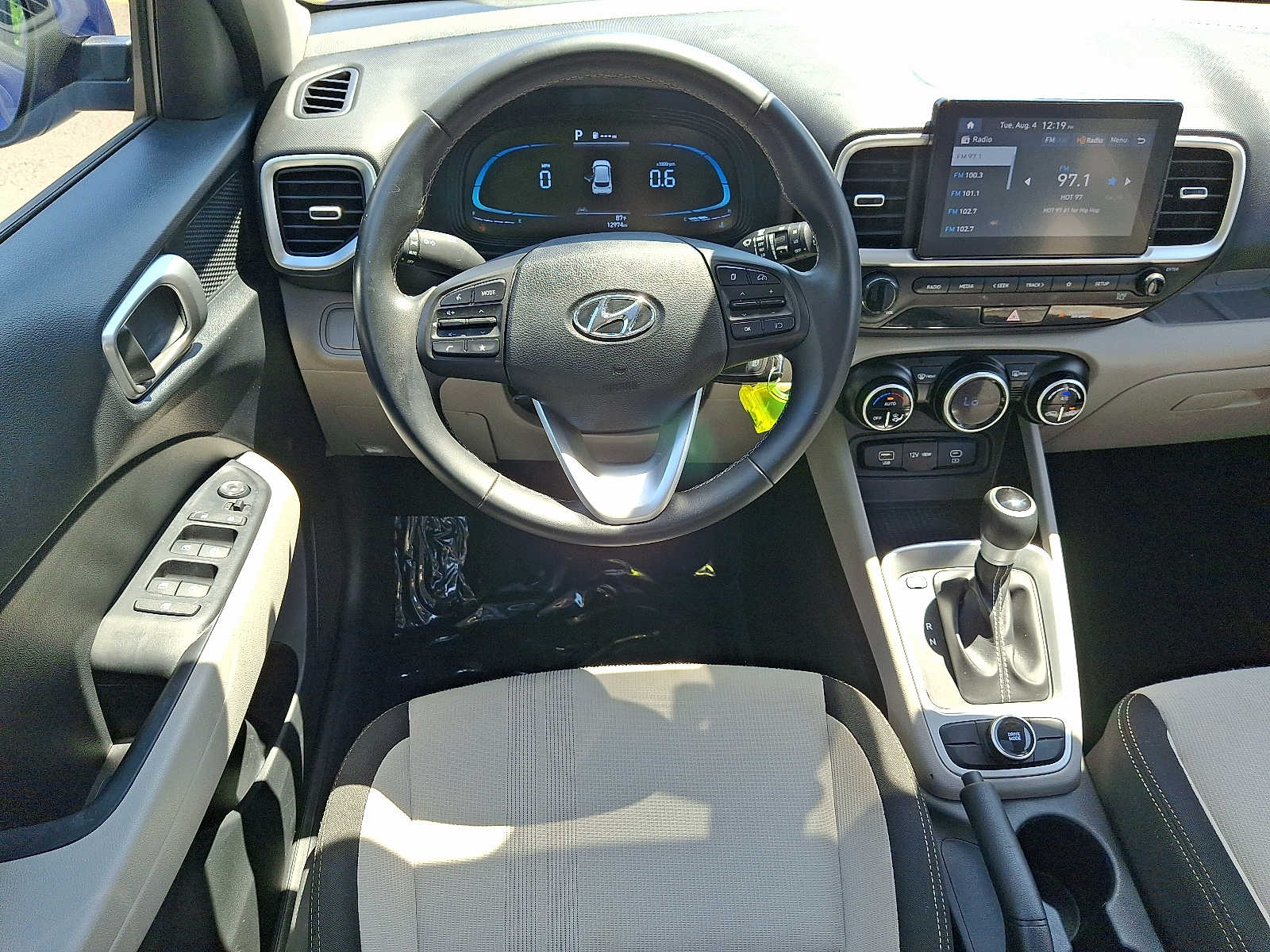 2023 Hyundai Venue SEL - Photo 12