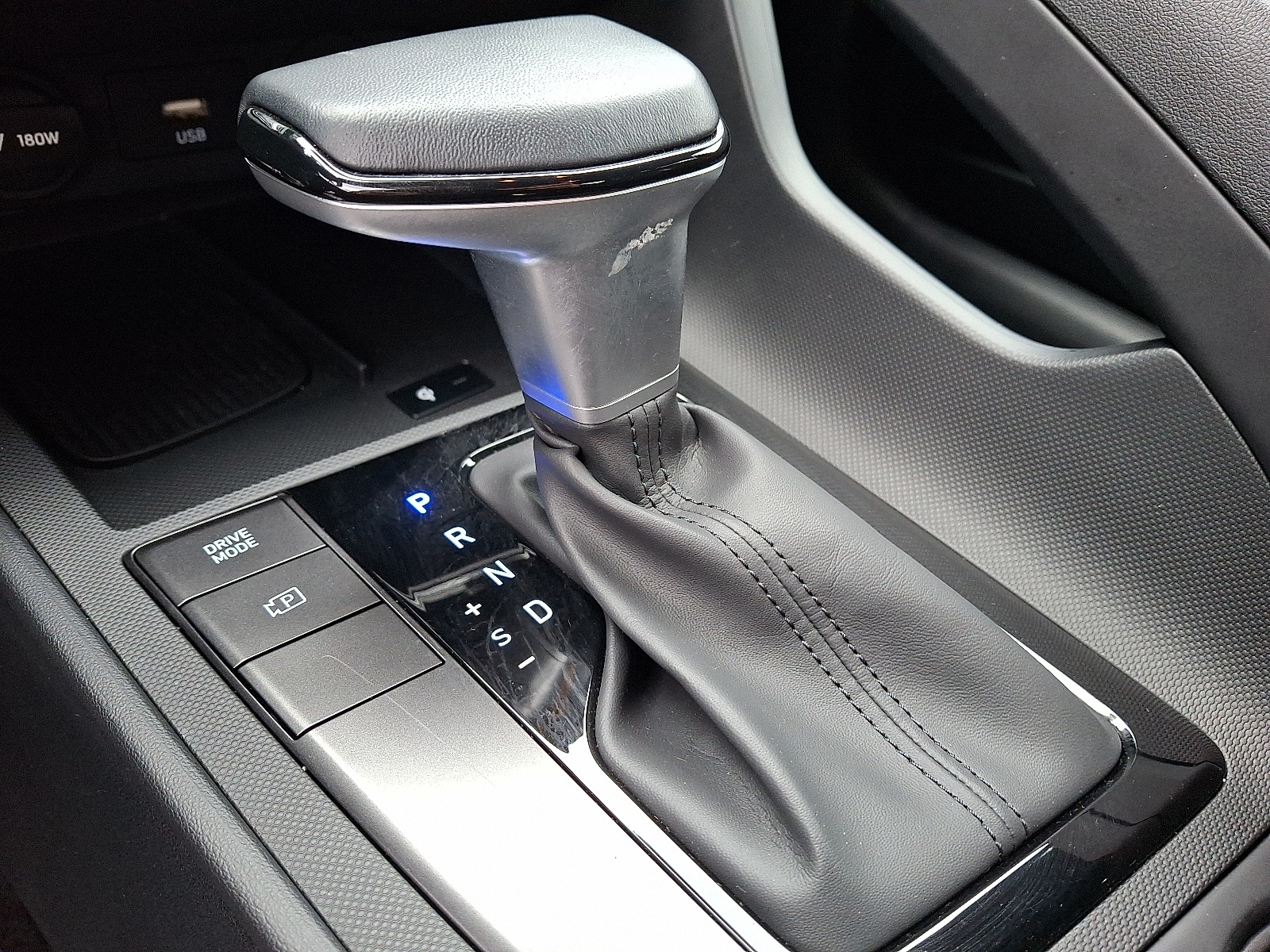 2025 Hyundai Elantra SEL - Photo 15