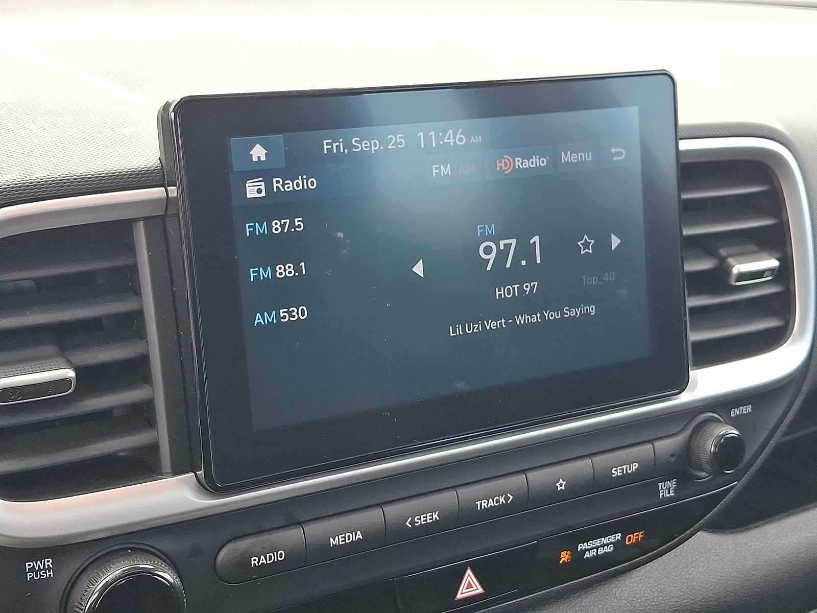 2023 Hyundai Venue SEL - Photo 17