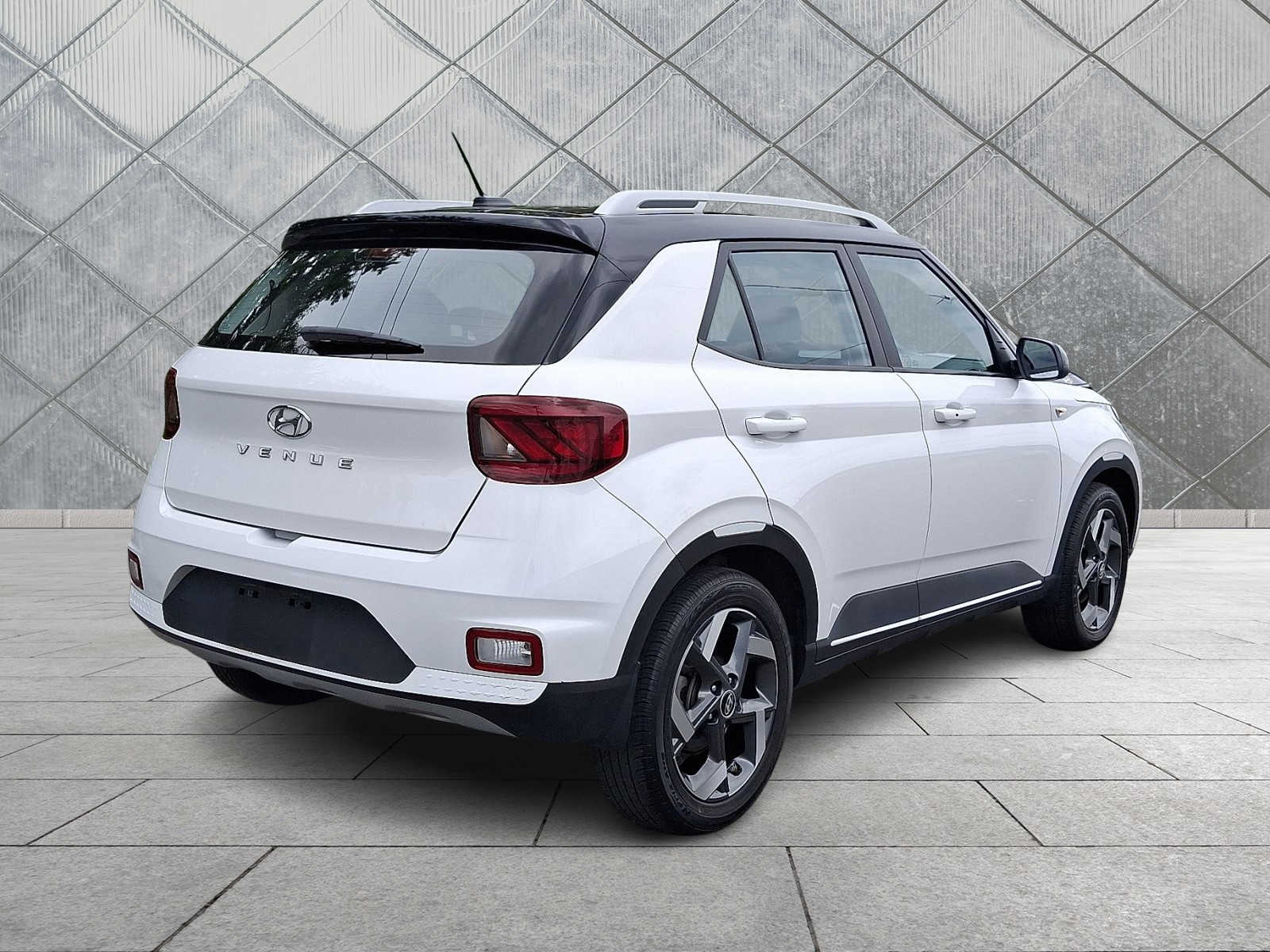 2023 Hyundai Venue Limited - Photo 7