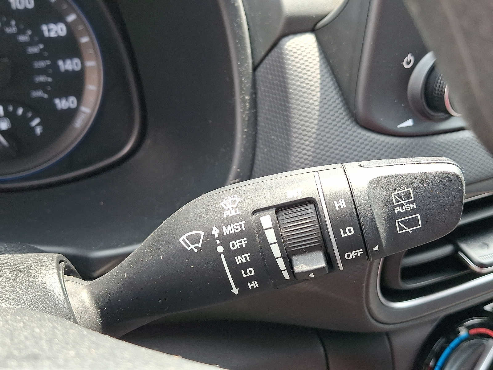 2023 Hyundai Kona SE - Photo 27
