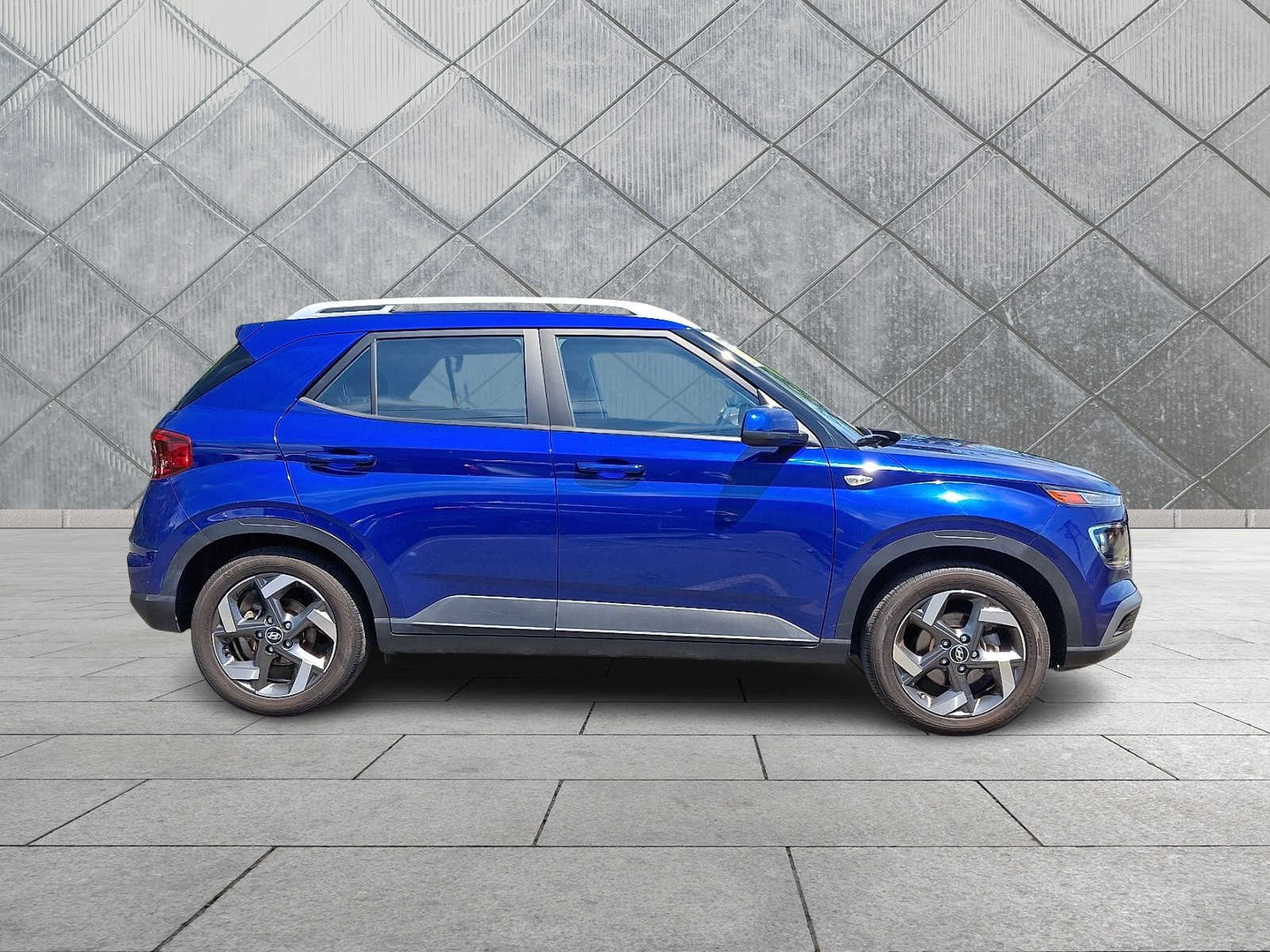 2023 Hyundai Venue SEL - Photo 8