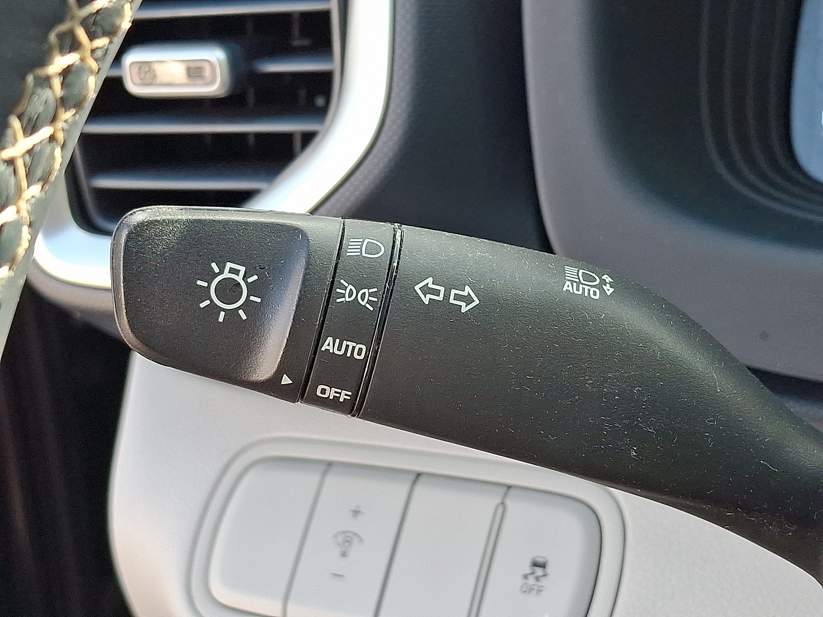 2023 Hyundai Venue Limited - Photo 27