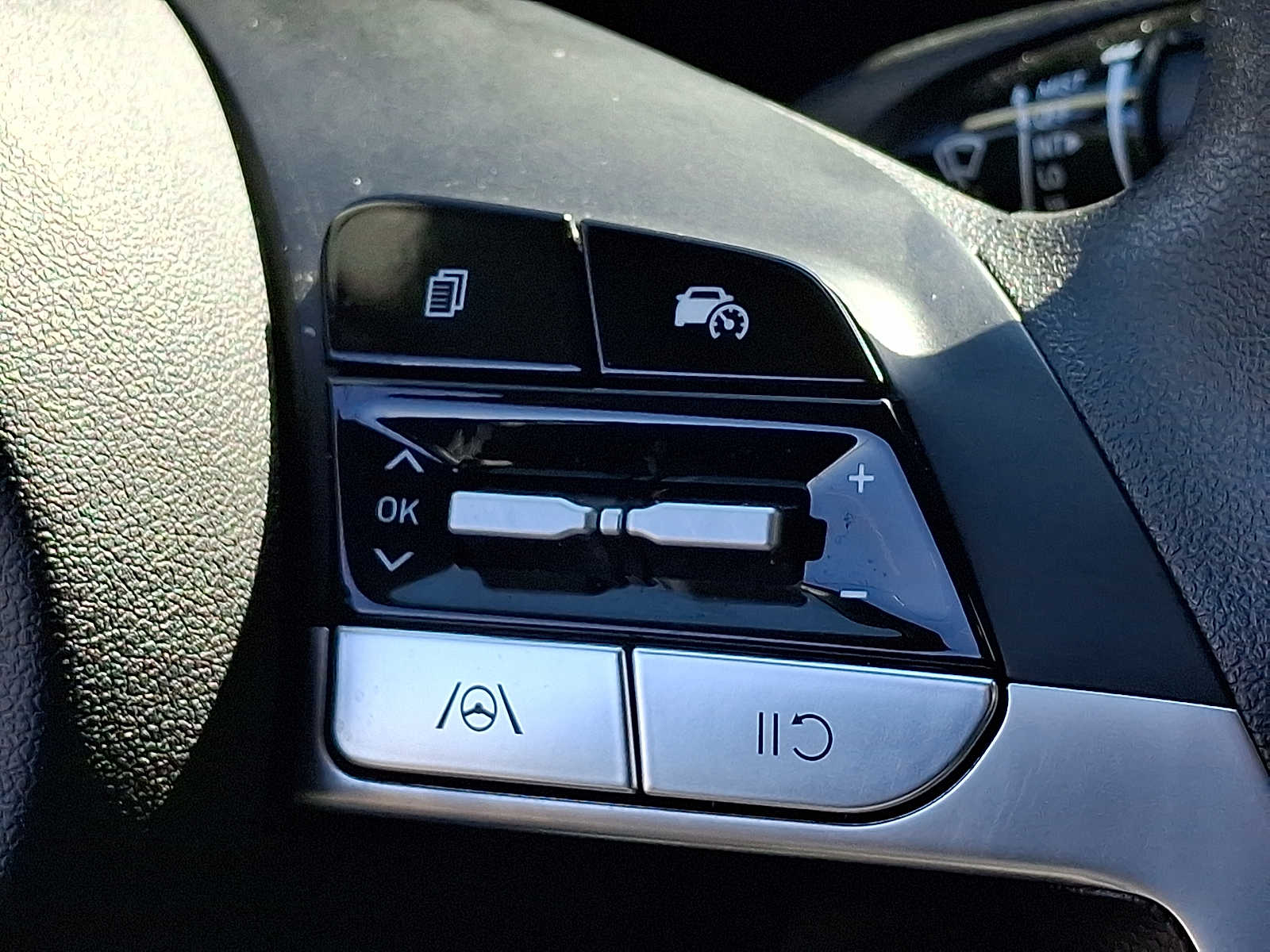 2024 Hyundai Elantra SEL - Photo 23