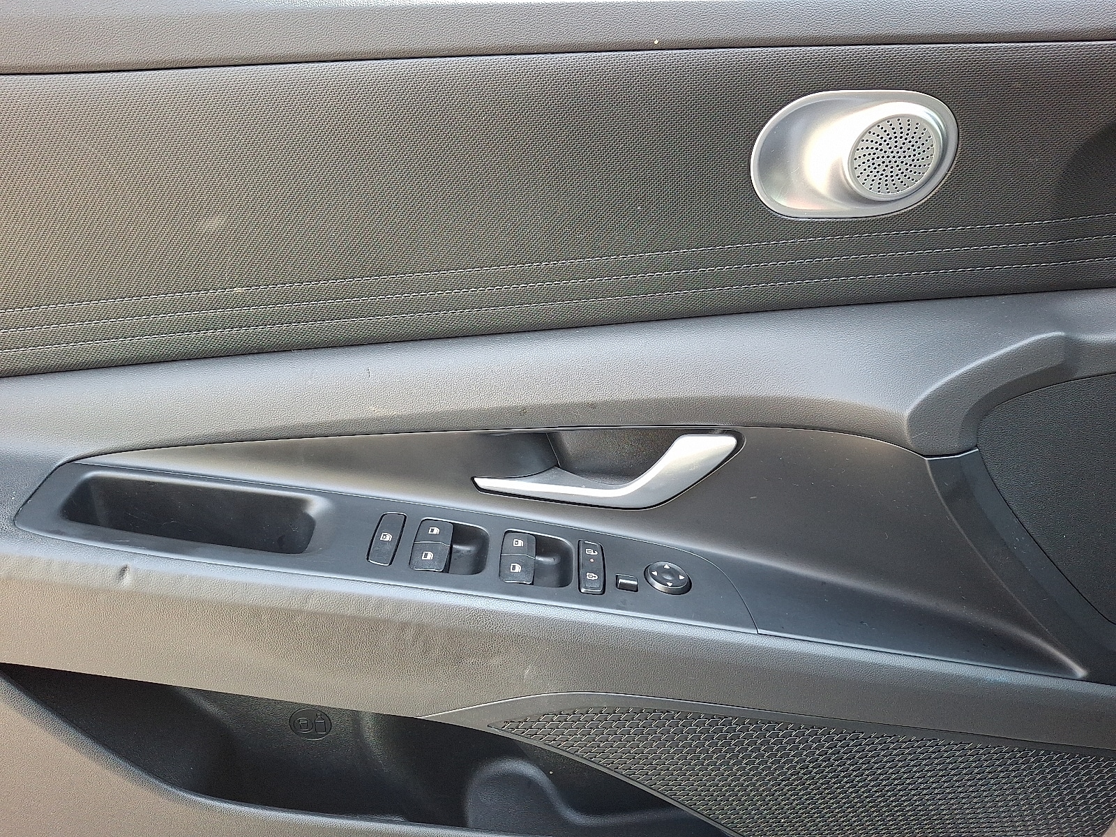 2024 Hyundai Elantra SEL - Photo 13