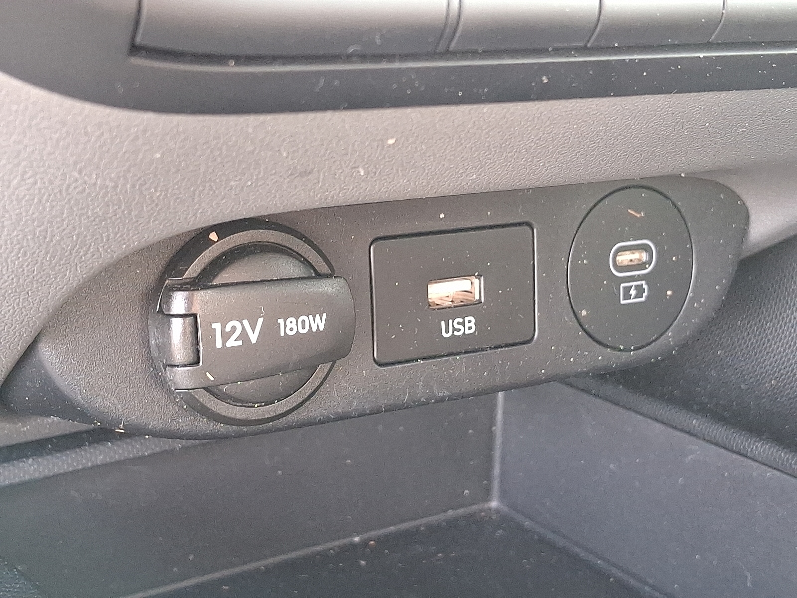 2024 Hyundai Elantra SE - Photo 24